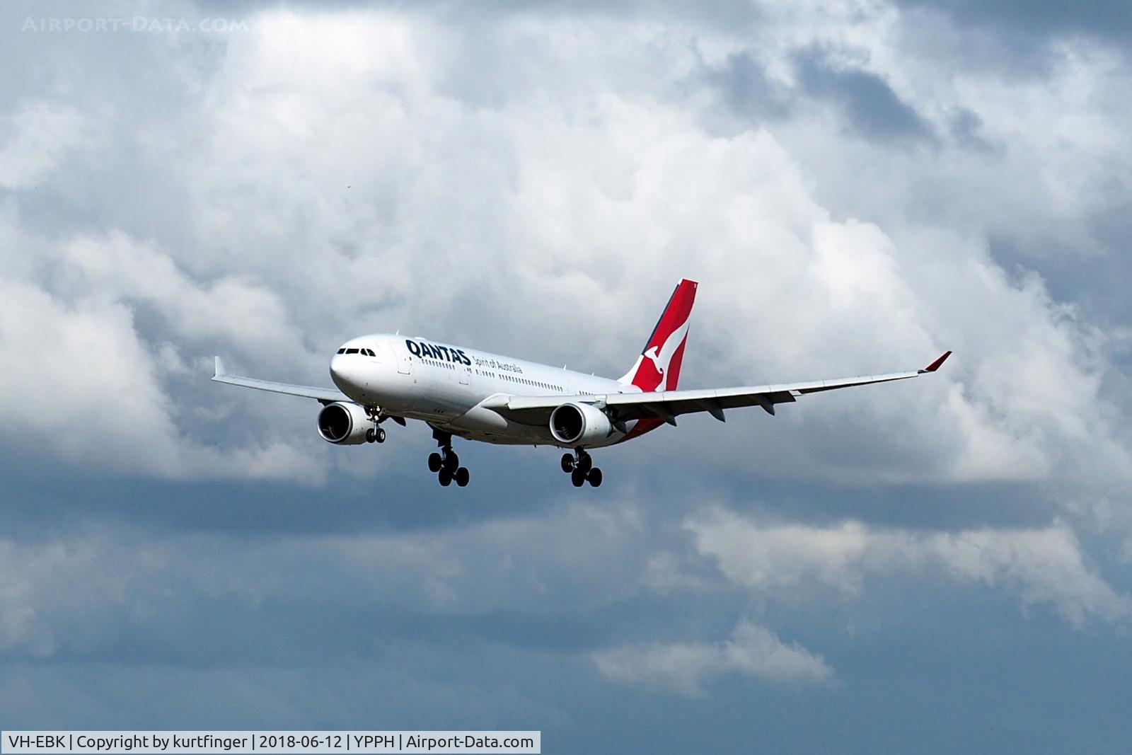 VH-EBK, 2008 Airbus A330-202 C/N 945, Airbus A330-202 Qantas VH-EBK. Final runway 03, YPPH 12/06/18.