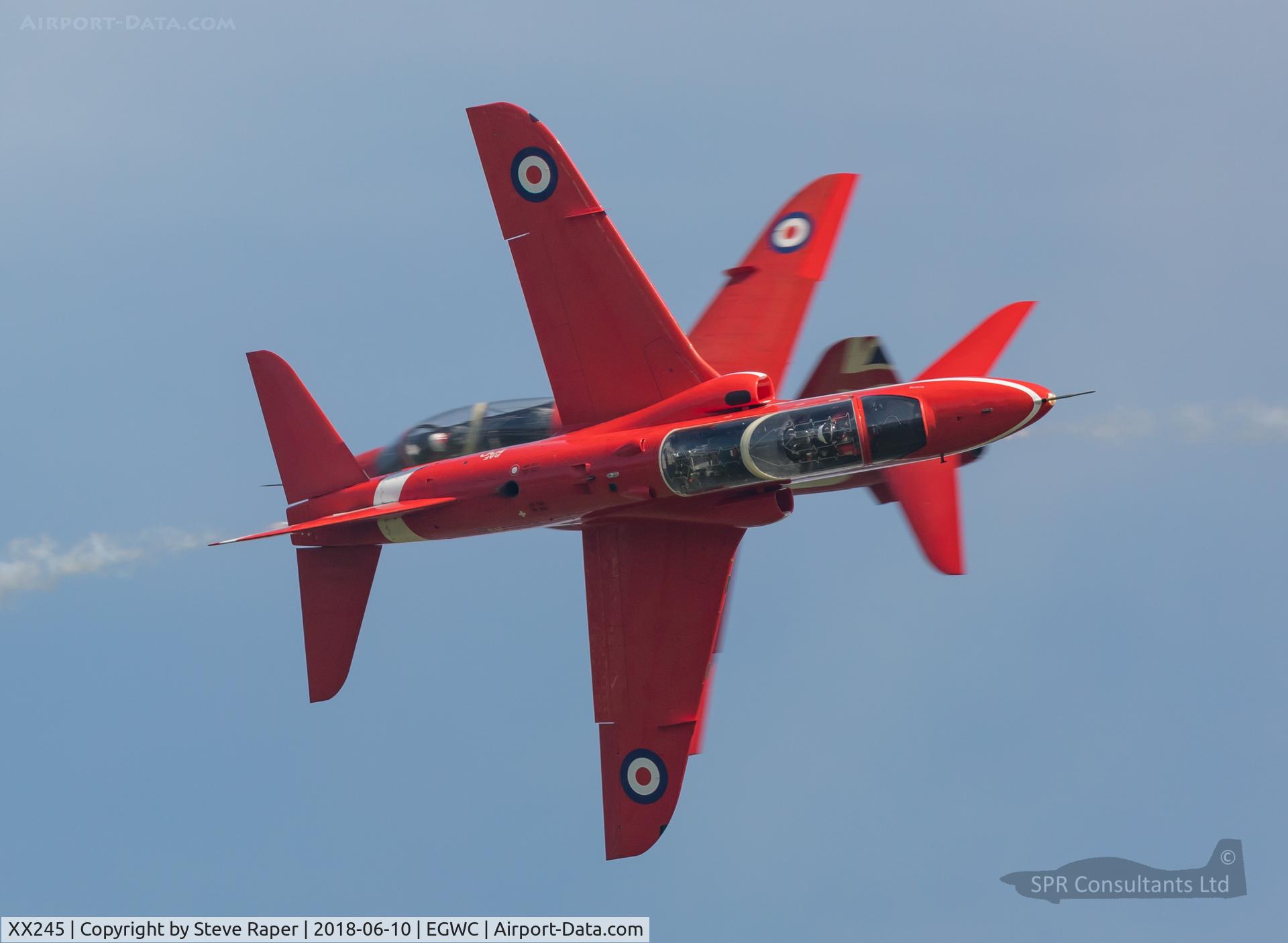XX245, 1978 Hawker Siddeley Hawk T.1 C/N 081/312081, Synchro pair looking like a Star Wars Y-Wing.