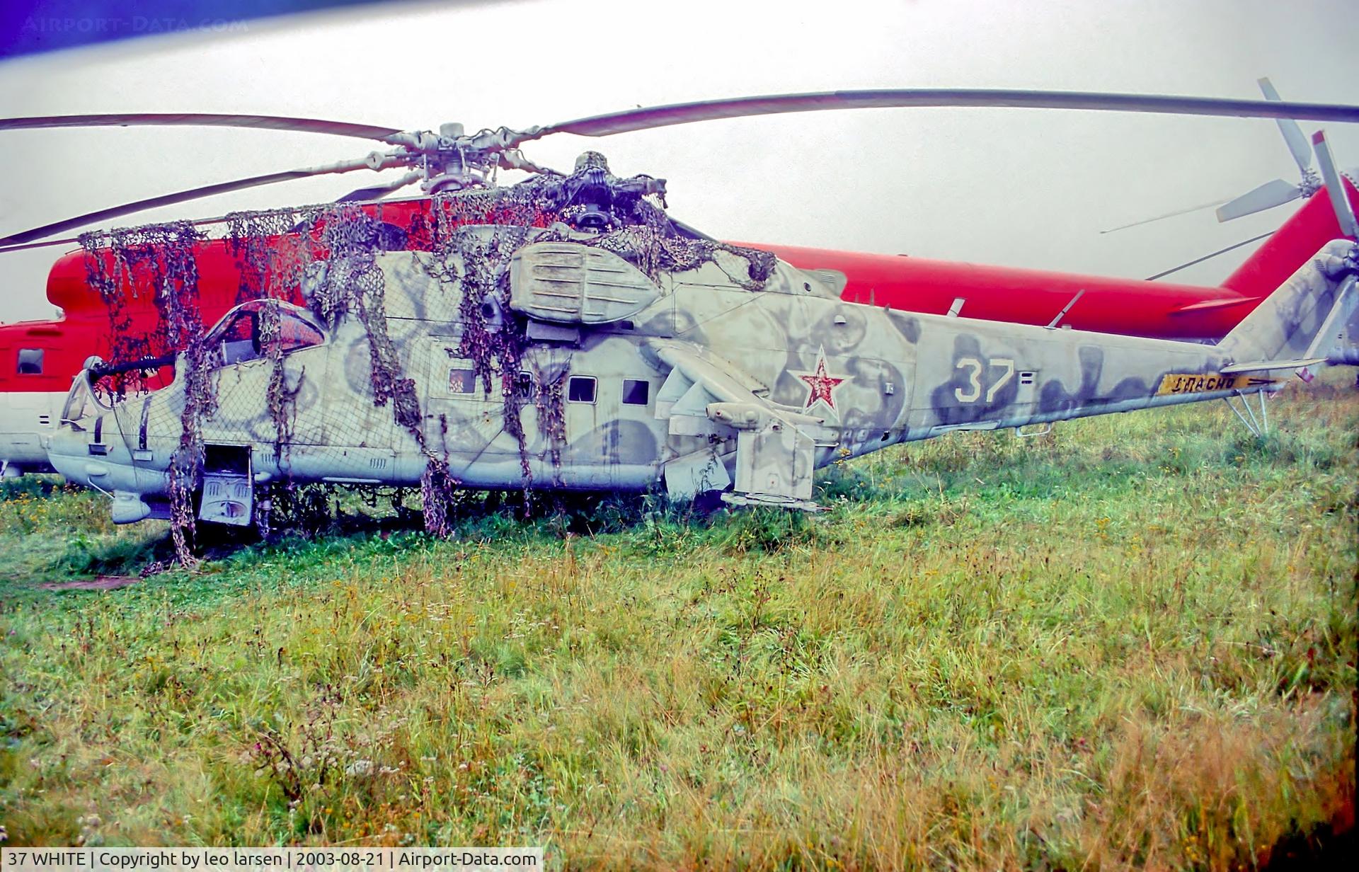 37 WHITE, Mil OKB MI-24V C/N 3532431622374, Monino Air Museum 21.8.2003