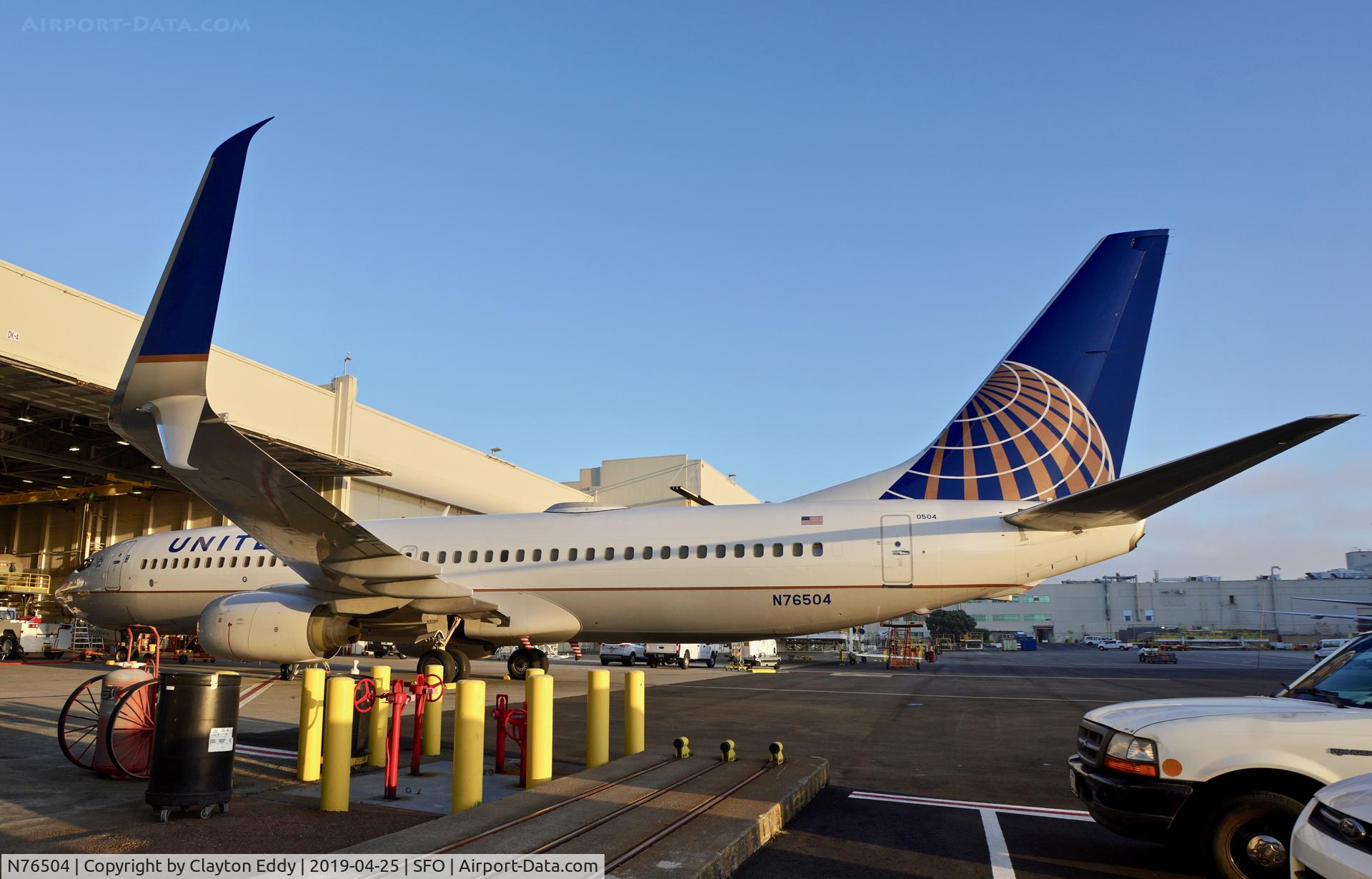 N76504, 2006 Boeing 737-824 C/N 31604, SFO 2019.