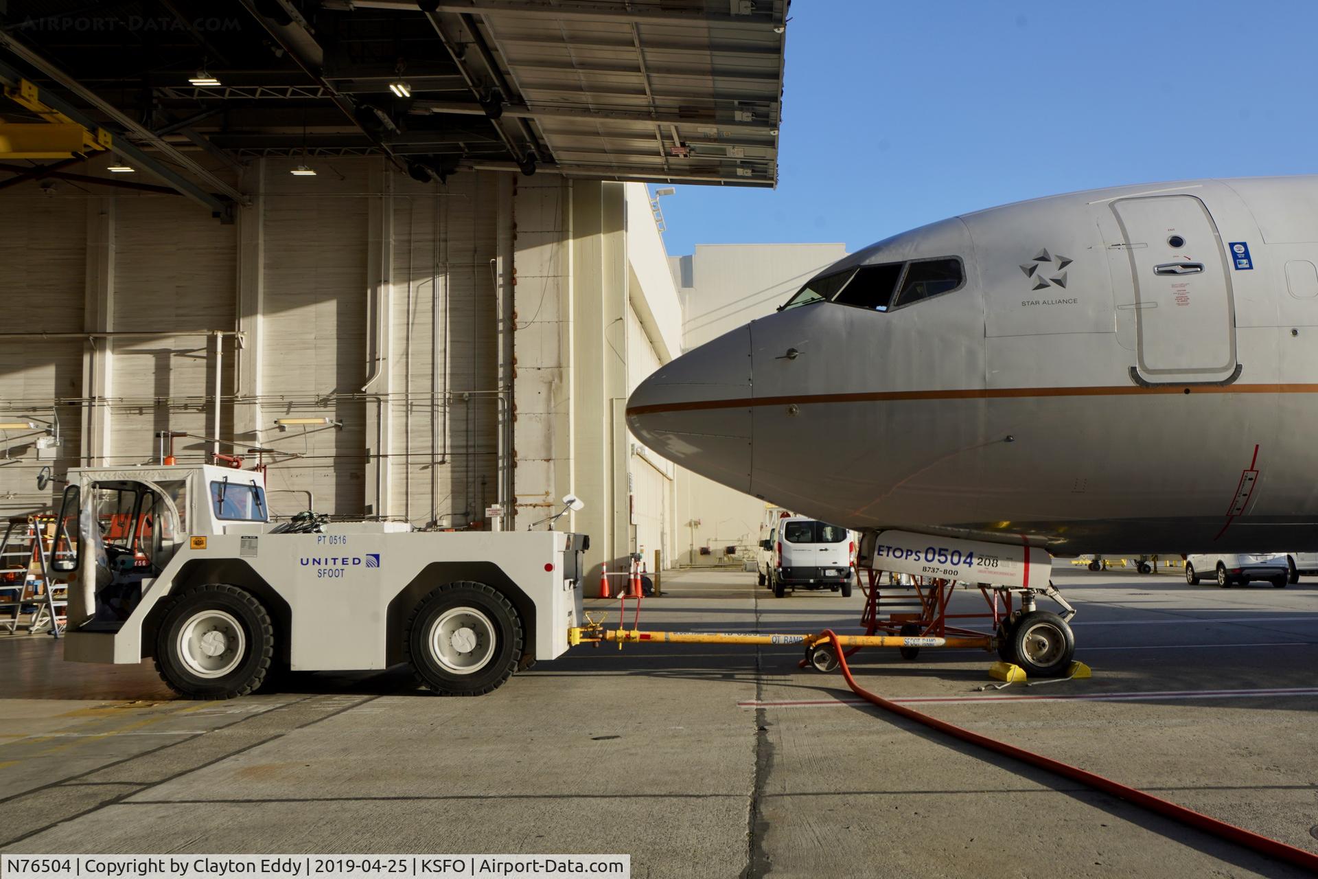 N76504, 2006 Boeing 737-824 C/N 31604, SFO 2019.
