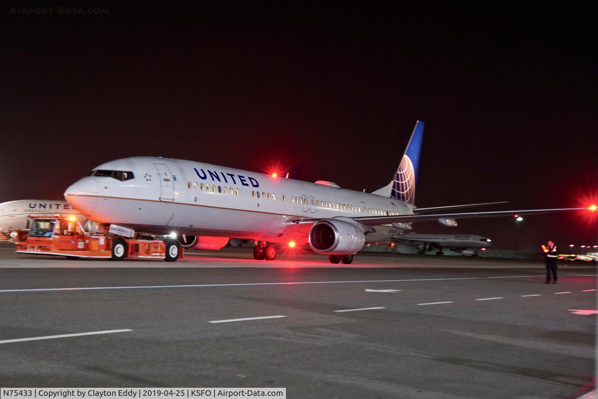 N75433, 2009 Boeing 737-924/ER C/N 33527, SFO 2019.