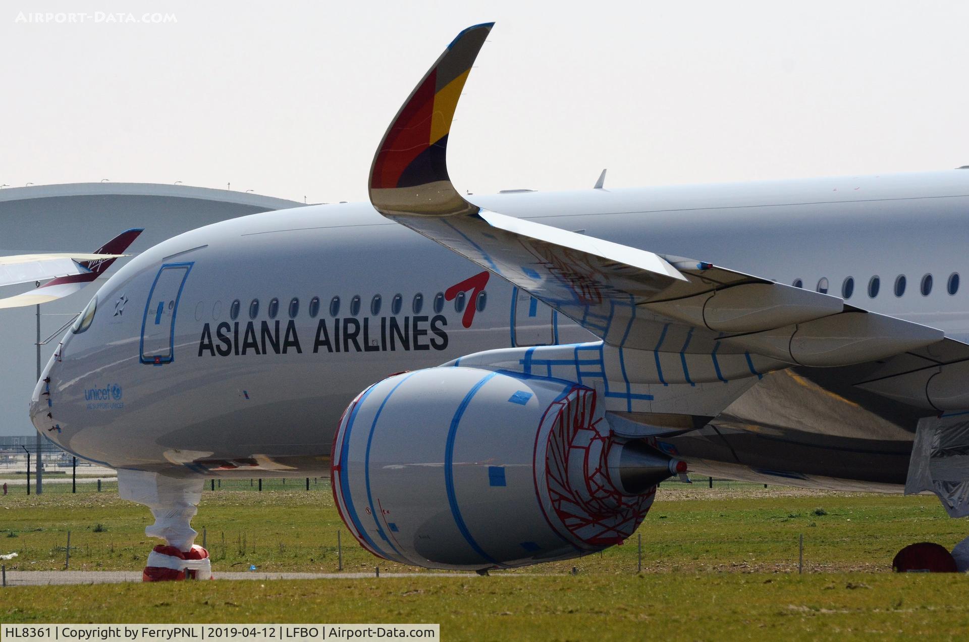 HL8361, 2019 Airbus A350-941 C/N 301, Asiana A359 awaiting completion and delivery