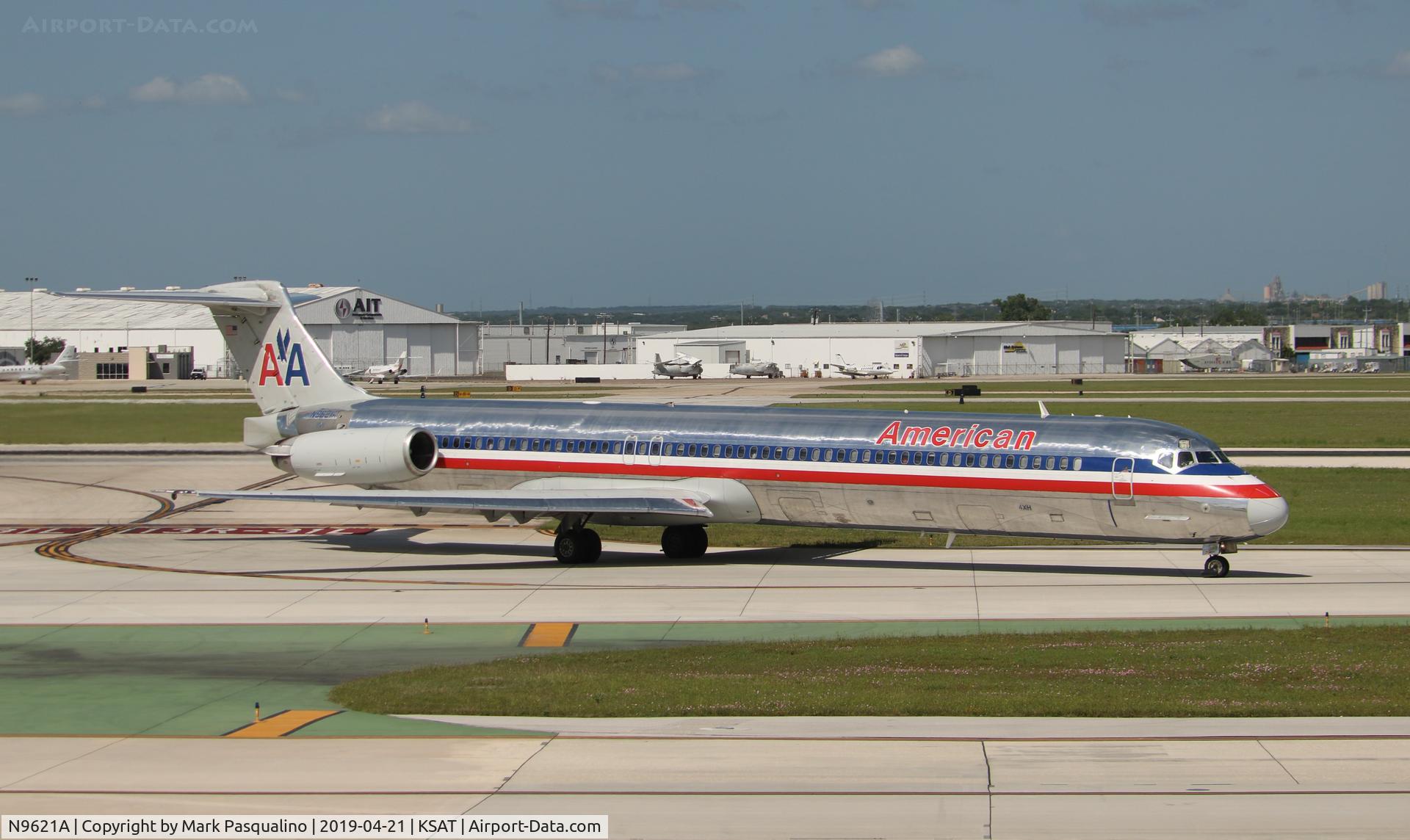 N9621A, 1998 McDonnell Douglas MD-83 (DC-9-83) C/N 53592, MD-83