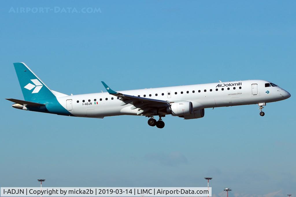 I-ADJN, 2009 Embraer 195LR (ERJ-190-200LR) C/N 19000270, Landing