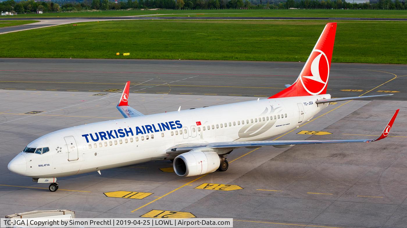 TC-JGA, 2000 Boeing 737-8F2 C/N 29785, TC-JGA @ Linz Ariport