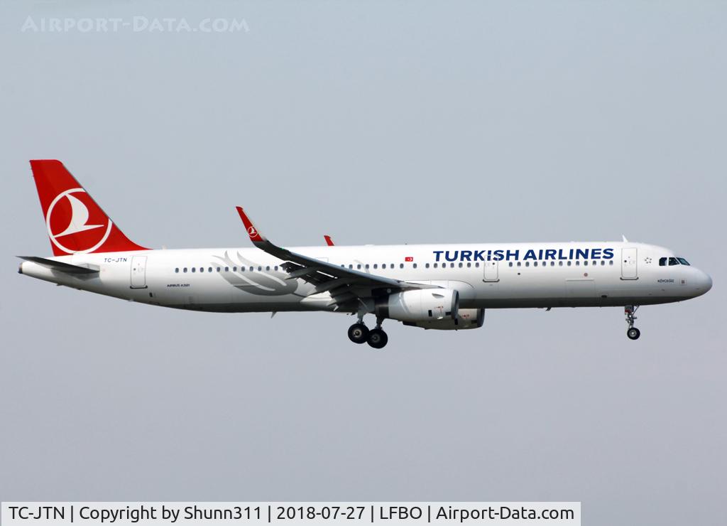TC-JTN, 2016 Airbus A321-231 C/N 7274, Landing rwy 32L