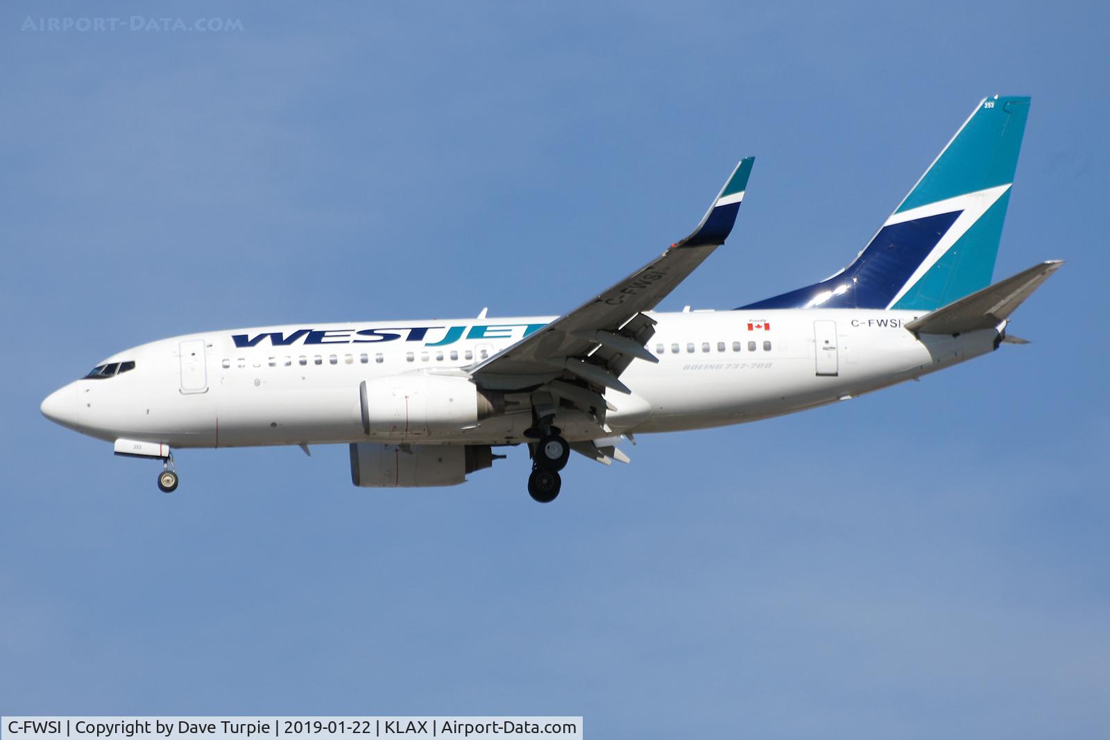 C-FWSI, 2009 Boeing 737-7CT C/N 36691, No comment.