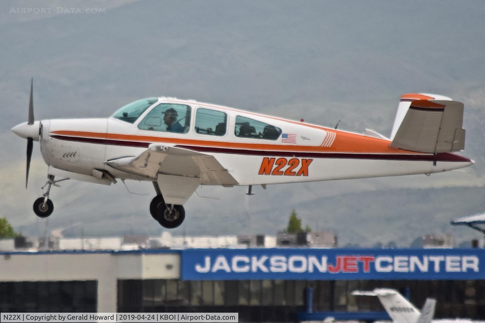 N22X, 1966 Beech V35 Bonanza C/N D-8064, Take off from RWY 28L.