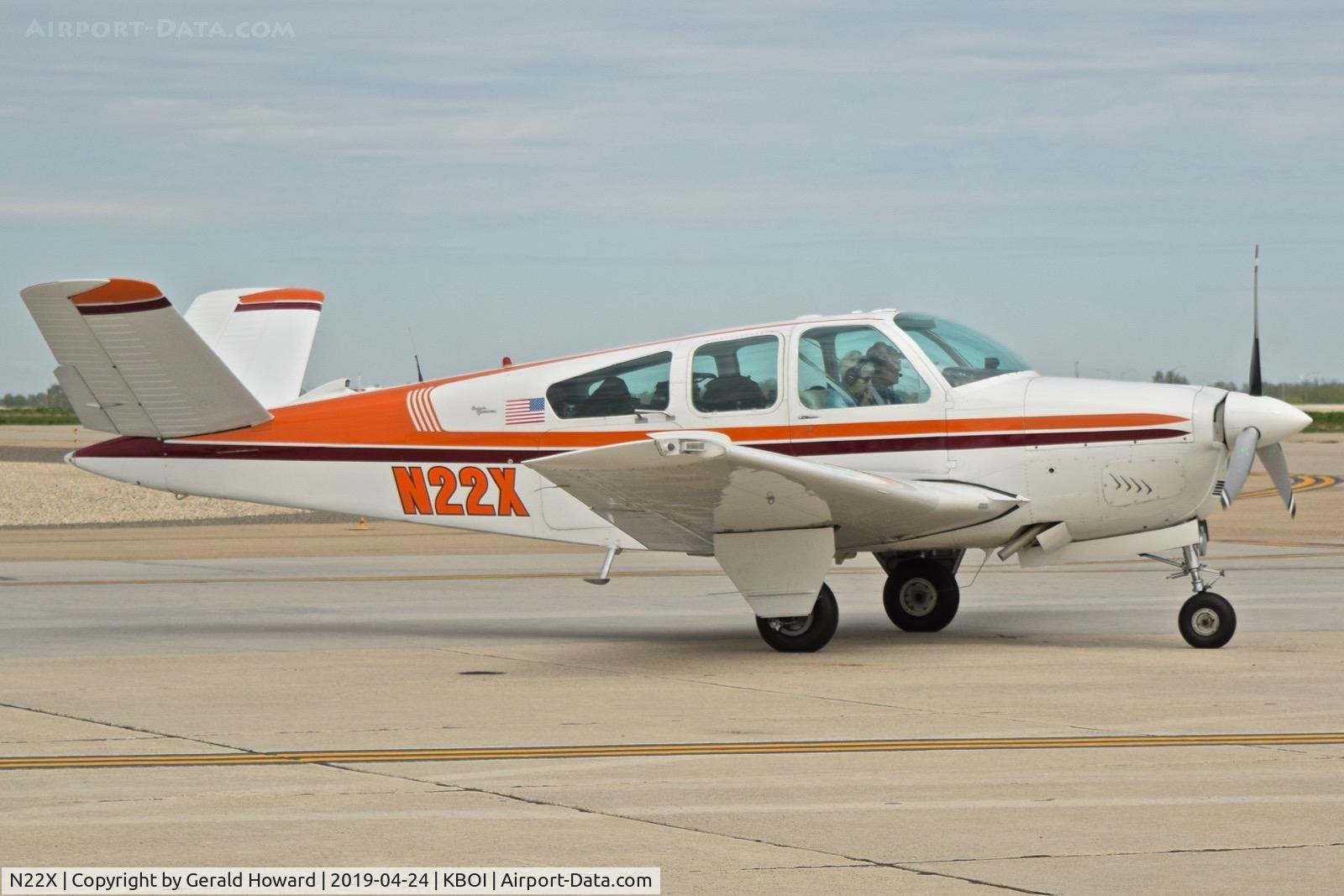 N22X, 1966 Beech V35 Bonanza C/N D-8064, Taxiing on Bravo.
