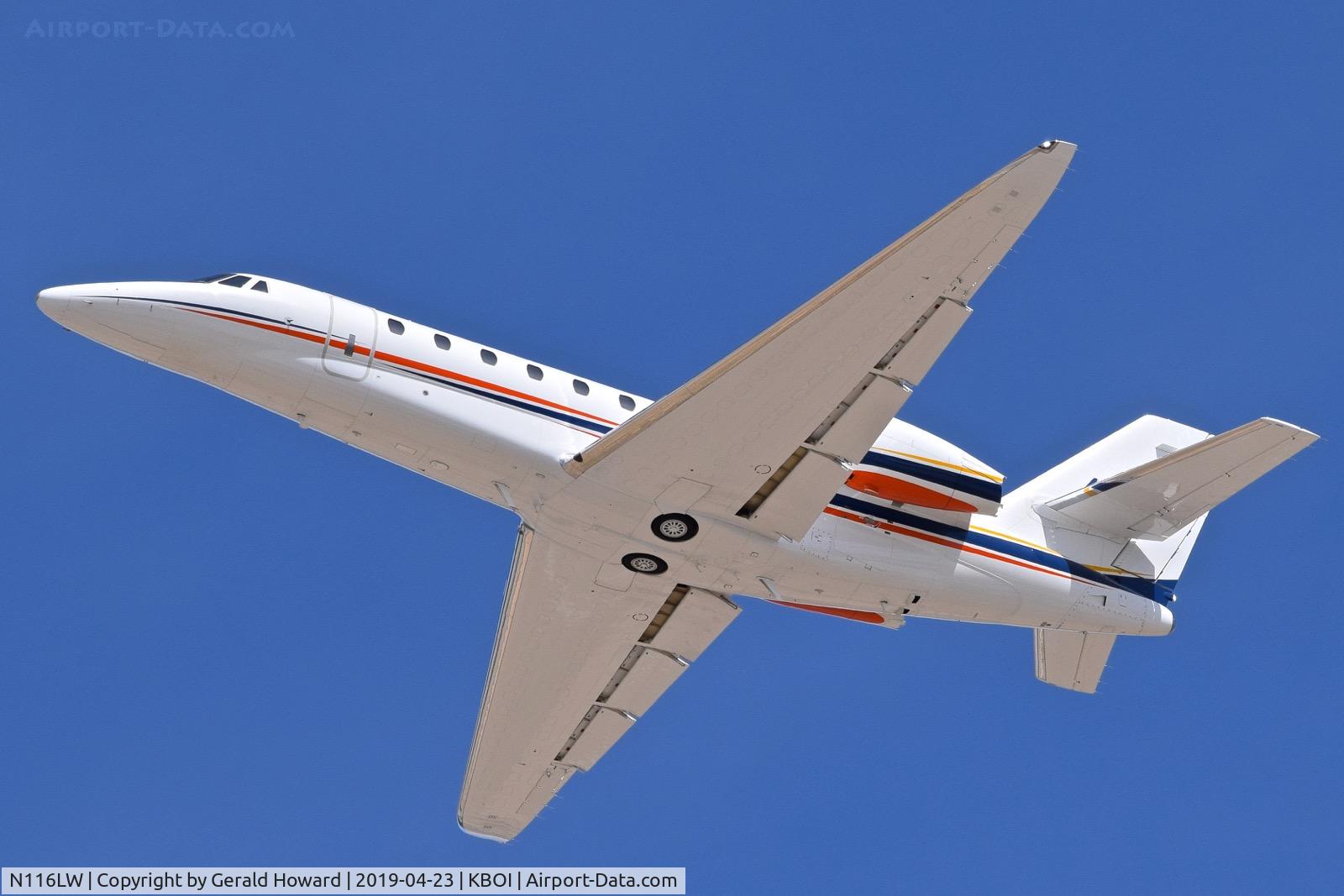 N116LW, 2018 Cessna 680 Citation Sovereign C/N 680-0581, Climb out from RWY 28l.