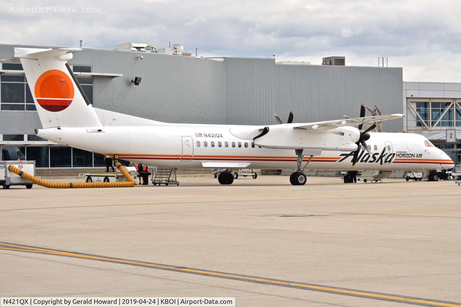 N421QX, 2007 De Havilland Canada DHC-8-402 Dash 8 C/N 4149, Parked at the gate.