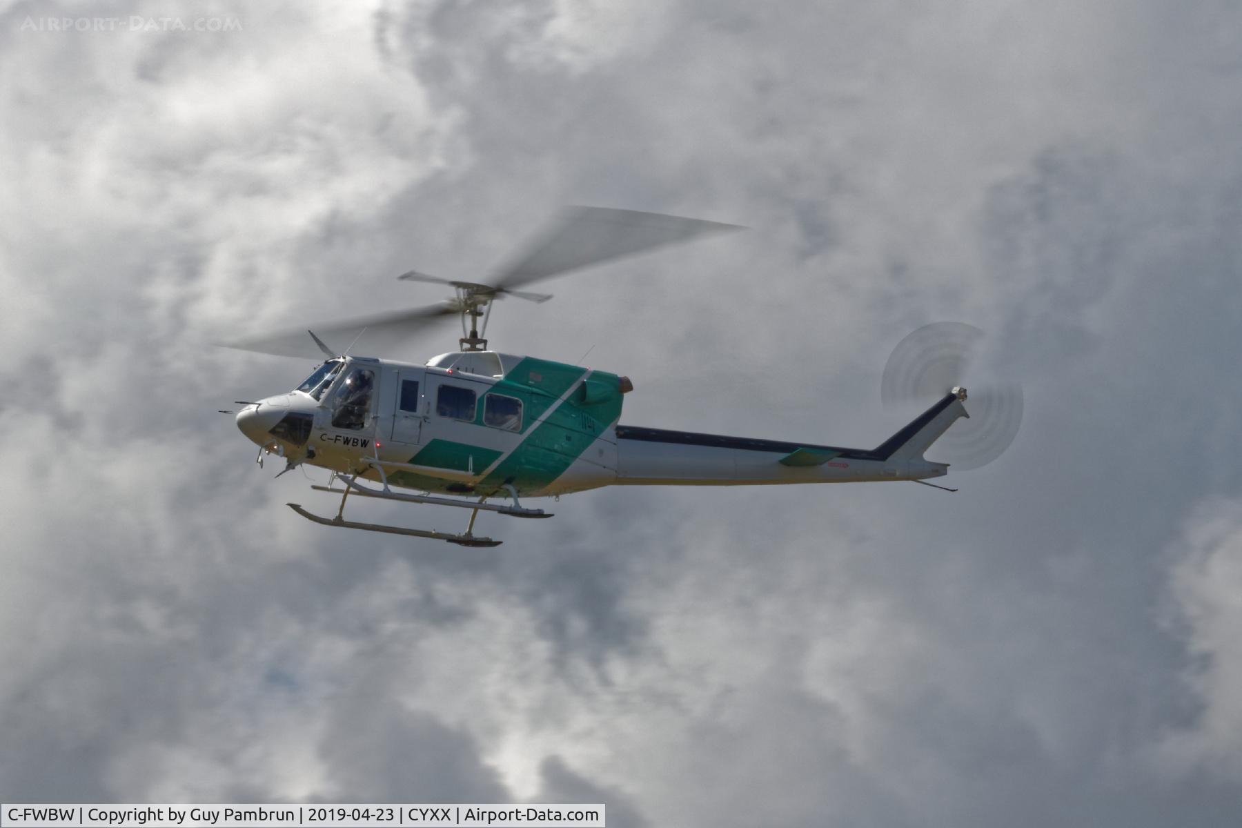 C-FWBW, 1988 Bell 212 C/N 31300, Landing
