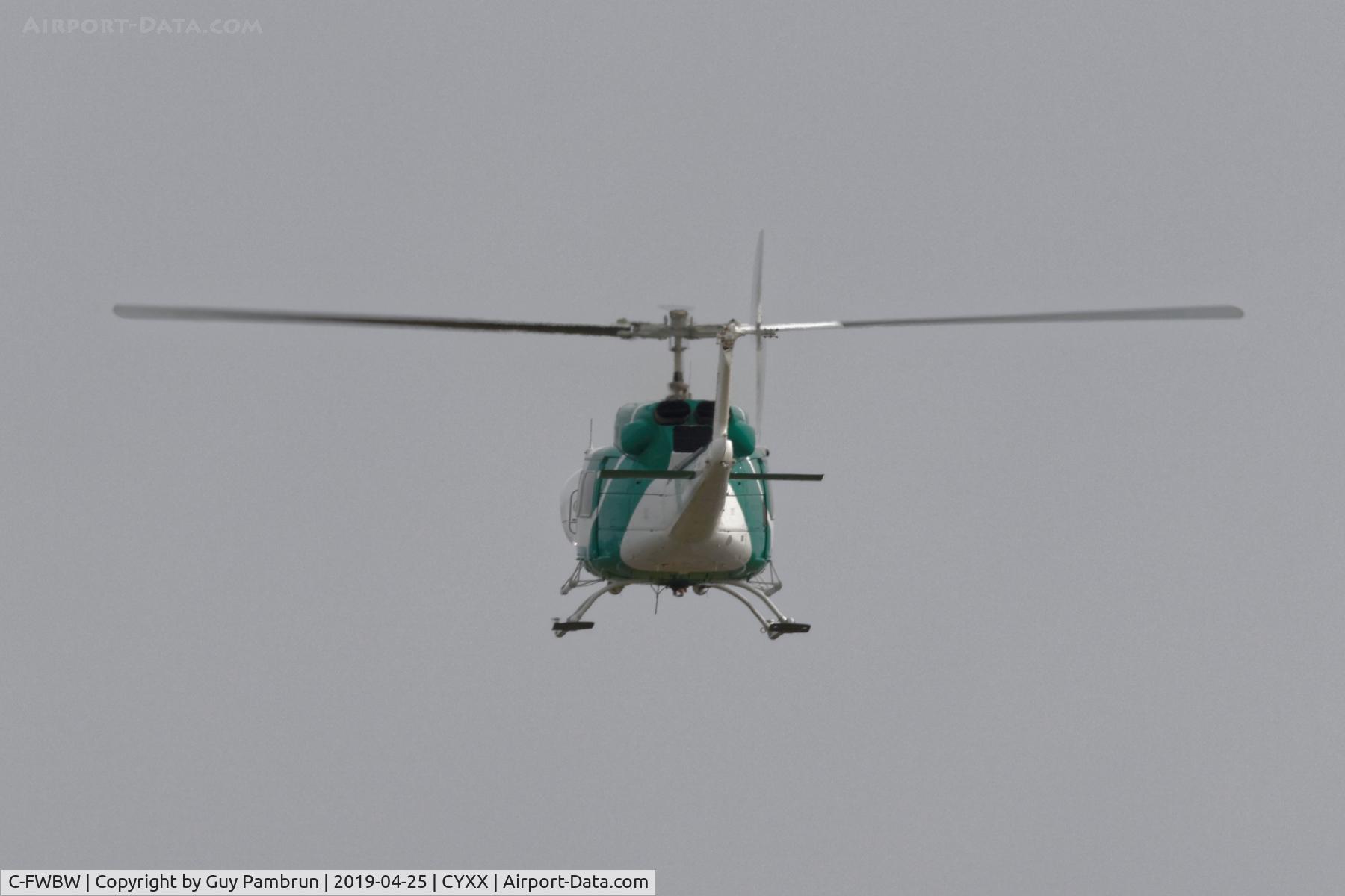 C-FWBW, 1988 Bell 212 C/N 31300, Landing