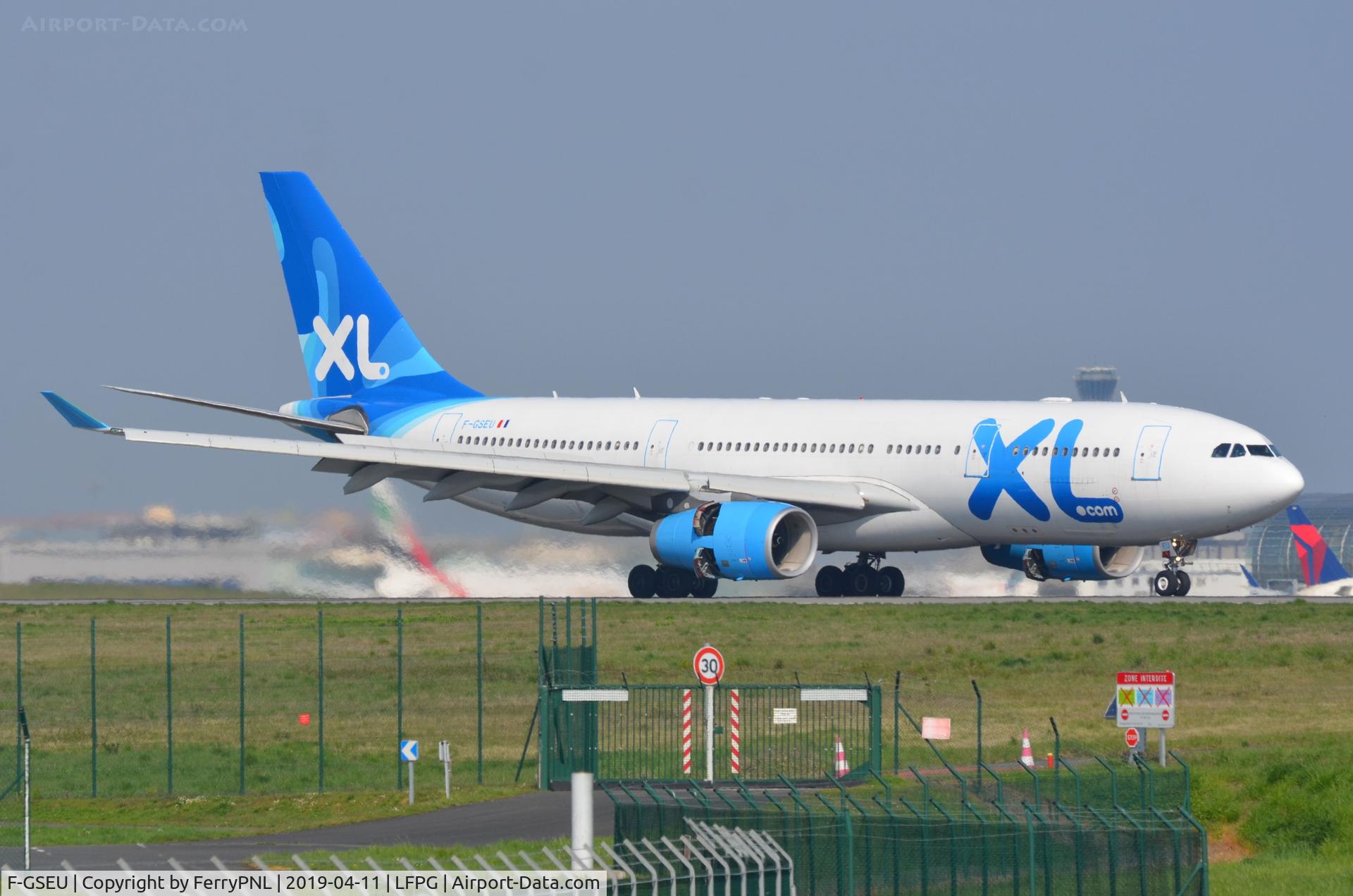 F-GSEU, 2004 Airbus A330-243 C/N 635, XL A332 landing