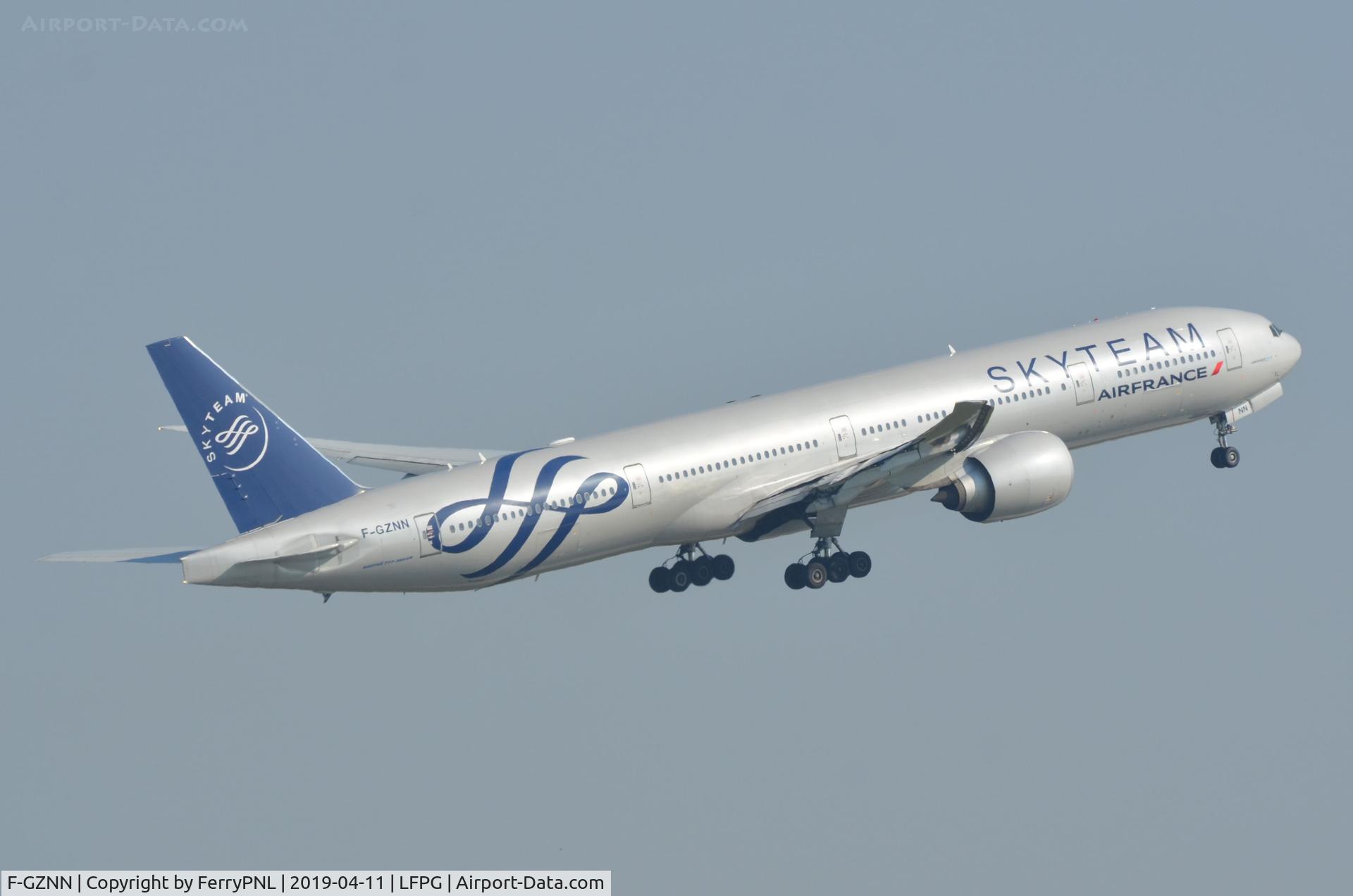 F-GZNN, 2012 Boeing 777-328/ER C/N 40376, Air France B773 in Skyteam outfit.