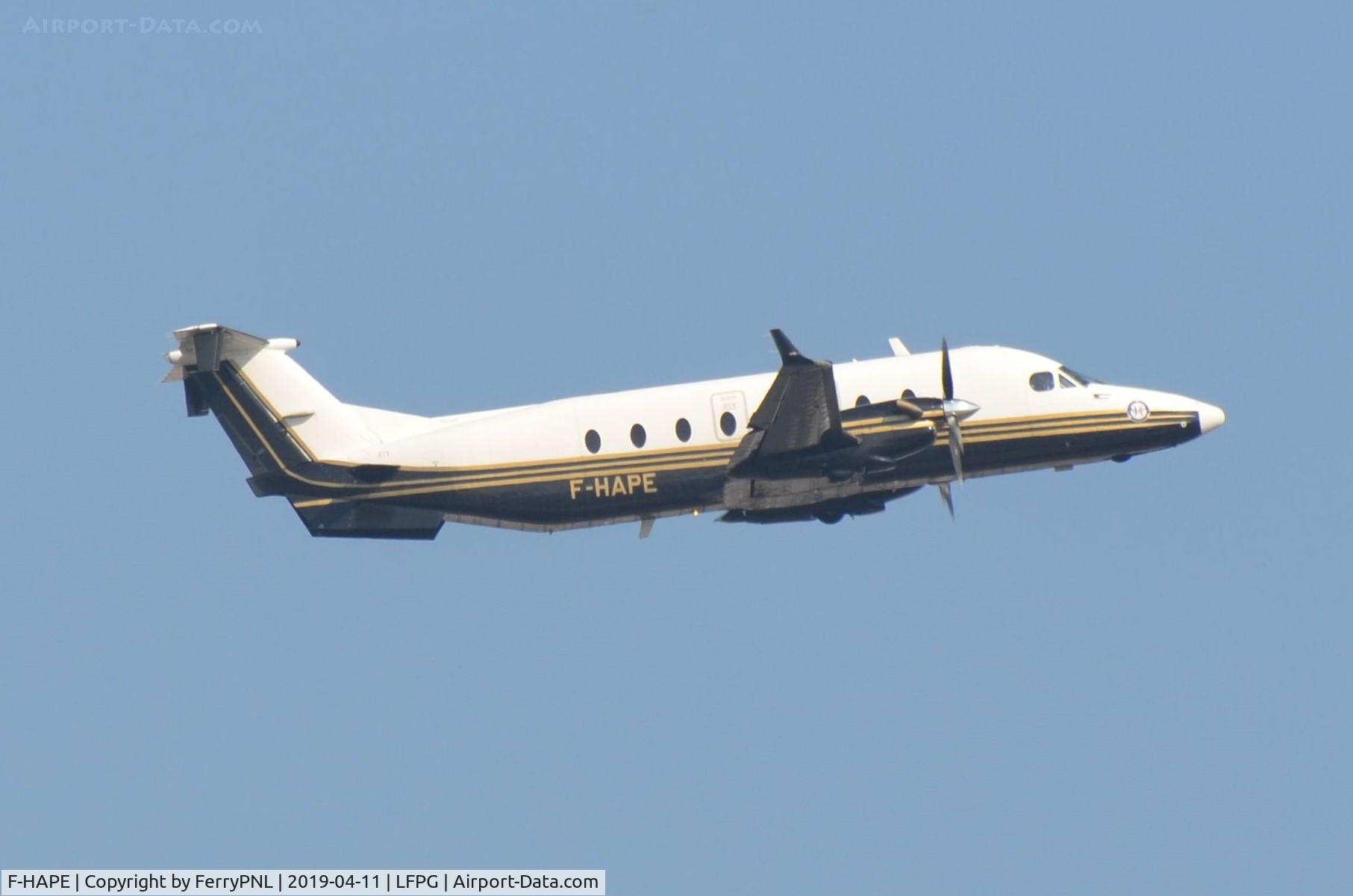F-HAPE, 1999 Beech 1900D C/N UE-367, Twin Jet Be1900D departing CDG