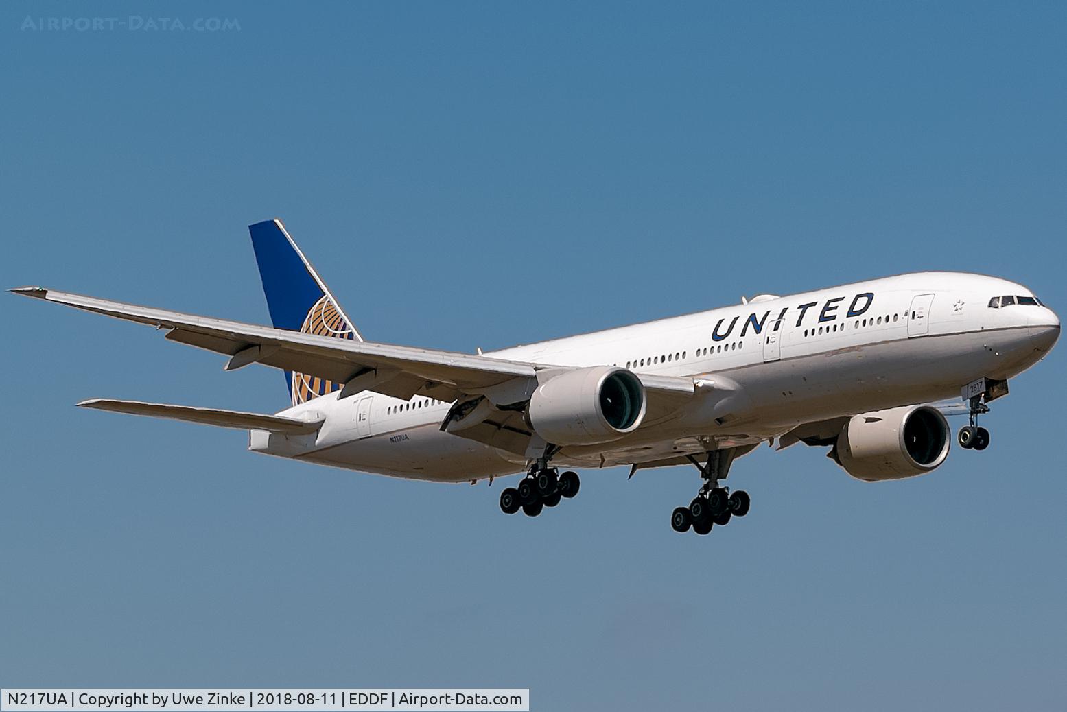 N217UA, 2000 Boeing 777-222 C/N 30550, new runway frankfurt