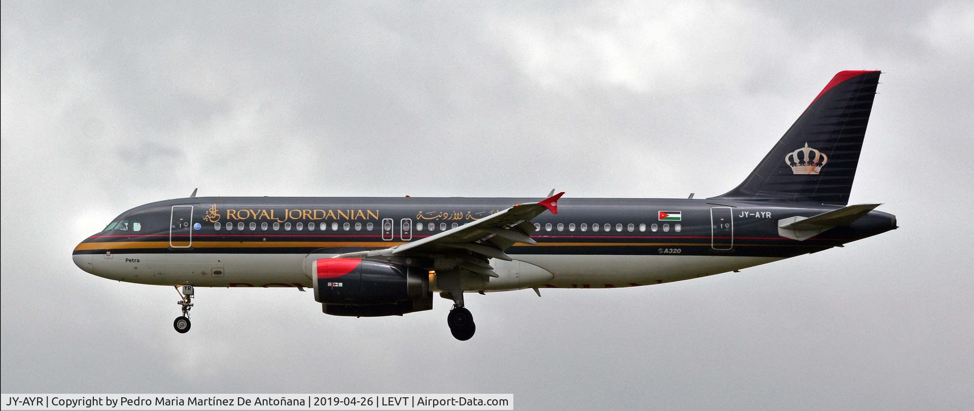 JY-AYR, 2011 Airbus A320-232 C/N 4817, Foronda - Vitoria-Gasteiz - Euskadi - España
