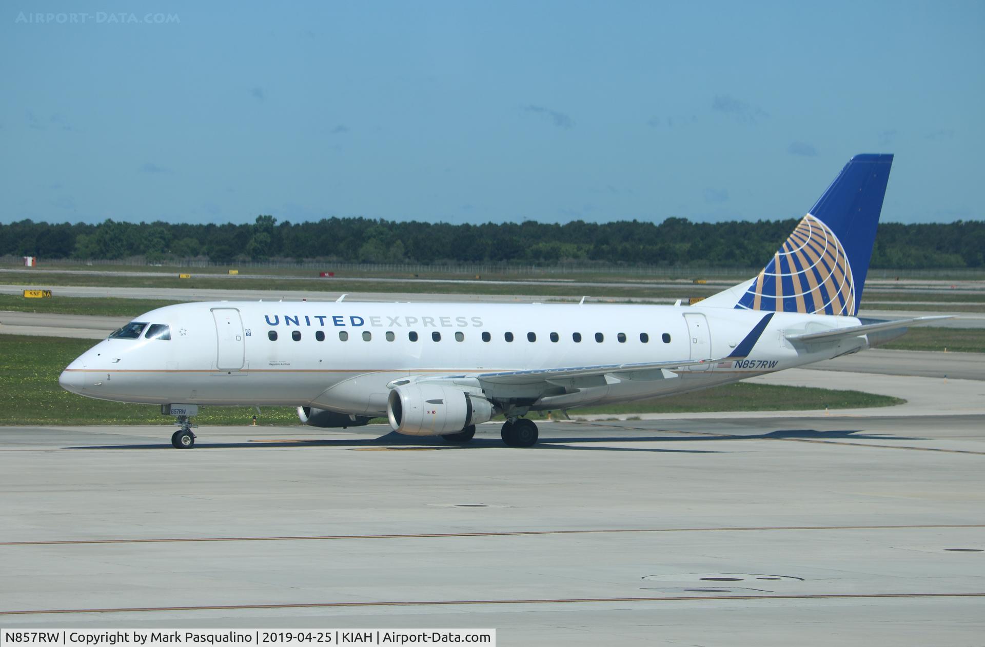 N857RW, 2005 Embraer 170SE (ERJ-170-100SE) C/N 17000079, ERJ-170-100SE
