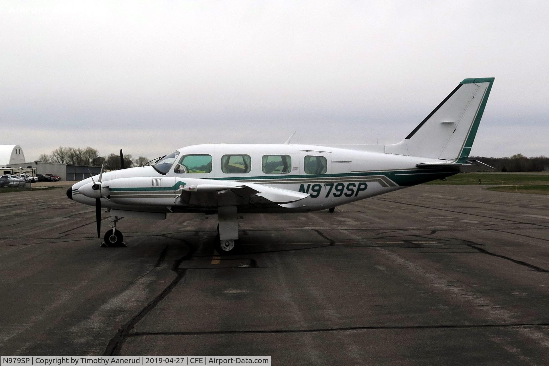 N979SP, 1977 Piper PA-31-325 Navajo C/R C/N 31-7812015, Piper PA-31-325, c/n: 31-7812015, 2019 Minnesota Aviation Gathering.