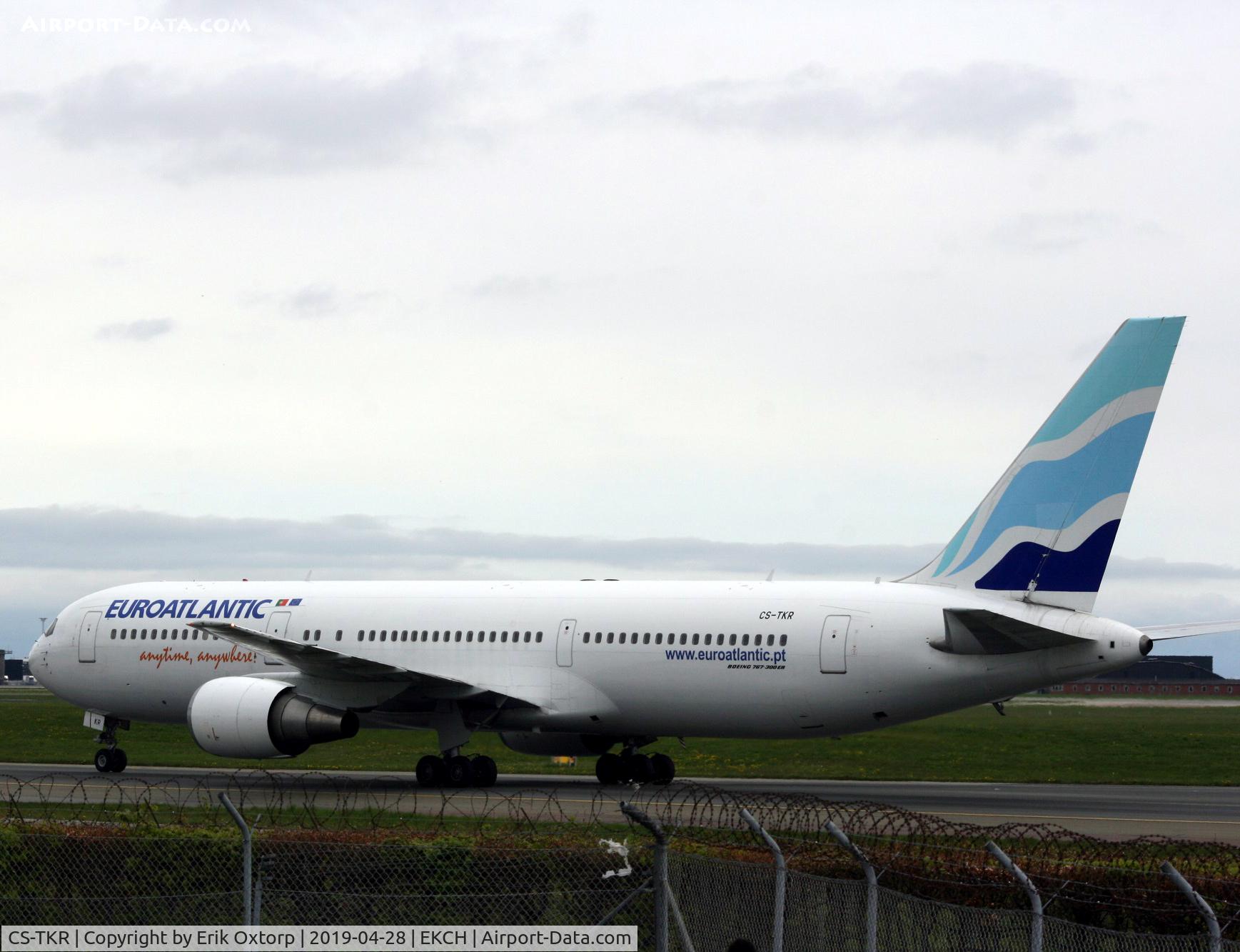 CS-TKR, 2001 Boeing 767-36N/ER C/N 30854, CS-TKR landed rw 04L. Operating on behalf of Icelandair