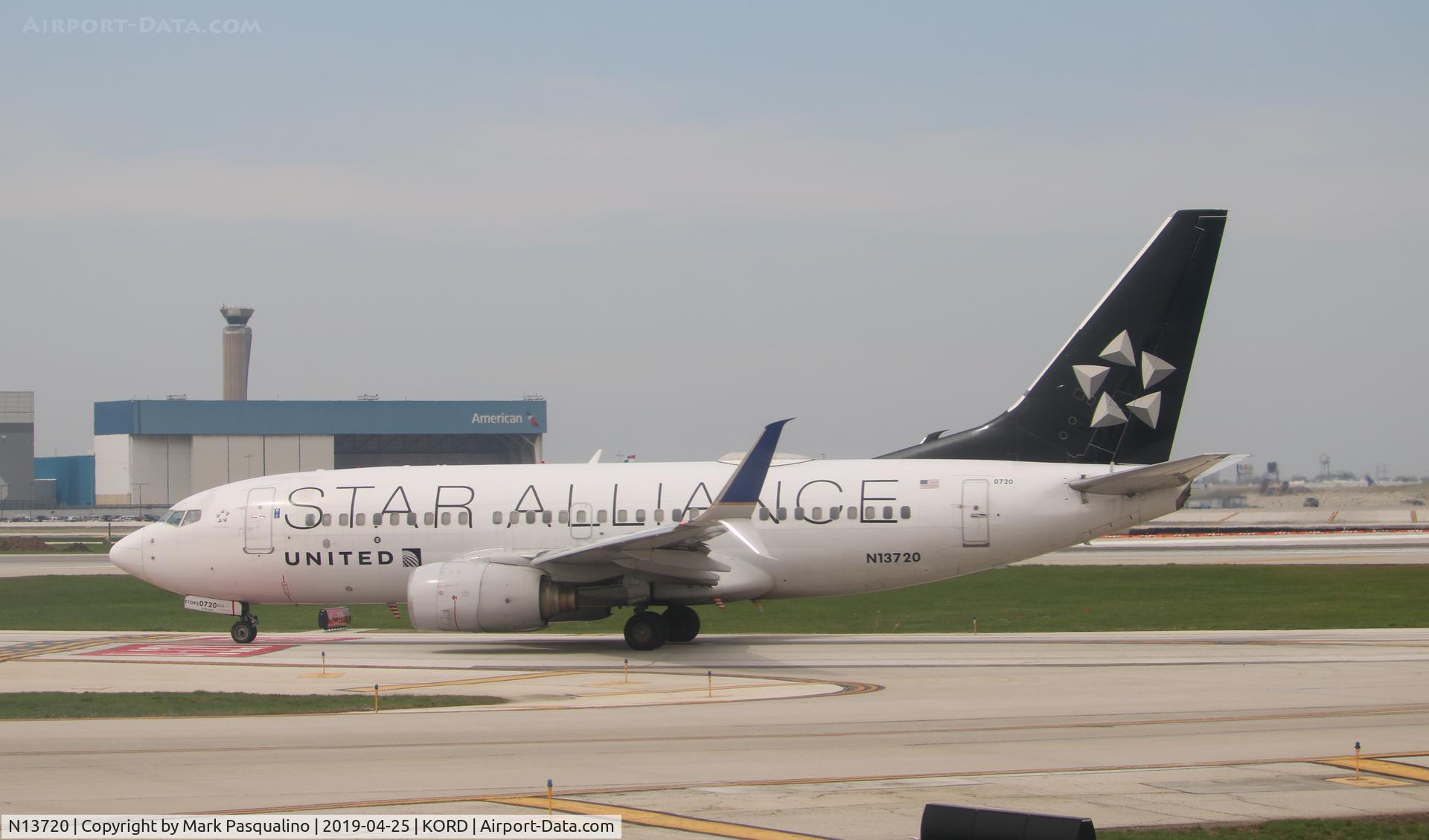 N13720, 1999 Boeing 737-724 C/N 28939, Boeing 737-724