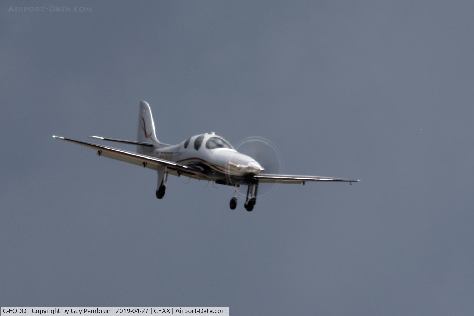 C-FODD, 2011 Lancair Evolution C/N EVO-031, Landing