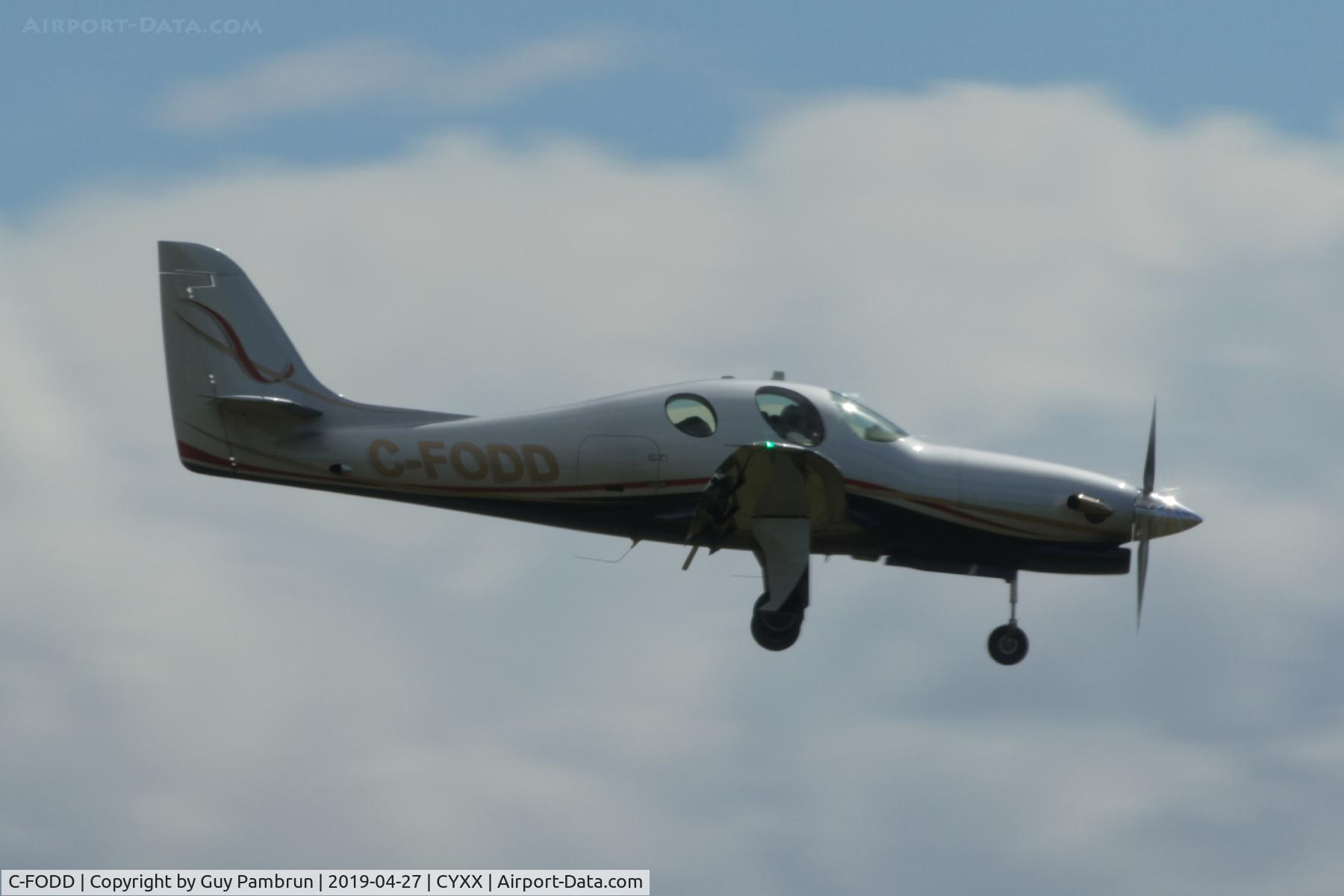 C-FODD, 2011 Lancair Evolution C/N EVO-031, Landing