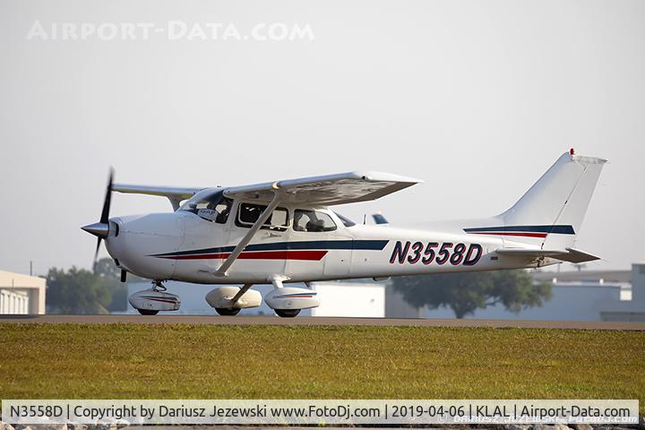 N3558D, 2001 Cessna 172S C/N 172S8868, Cessna 172S Skyhawk  C/N 172S8868 , N3558D