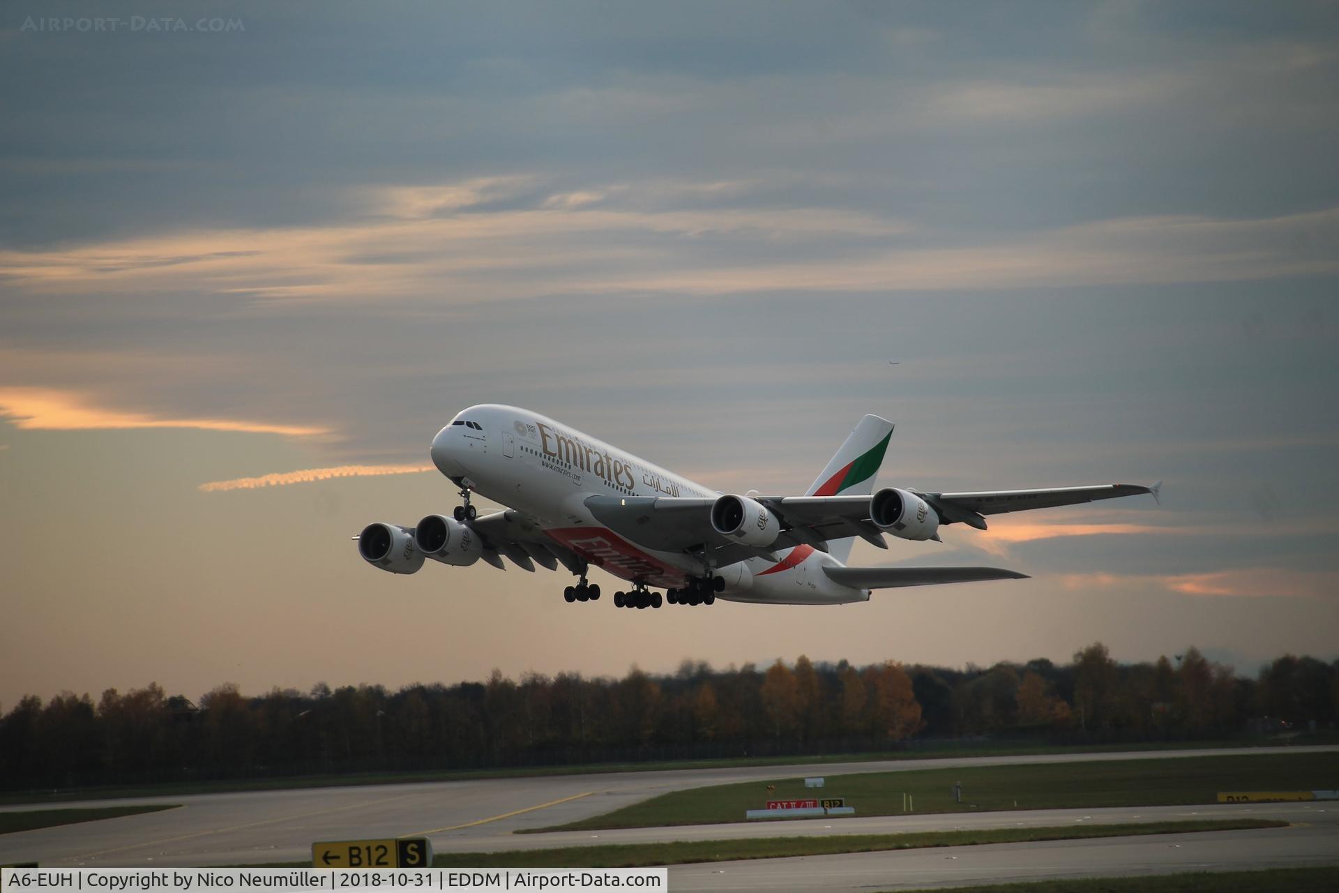 A6-EUH, 2016 Airbus A380-861 C/N 220, A380 taking of from Munich Airport (EDDM)