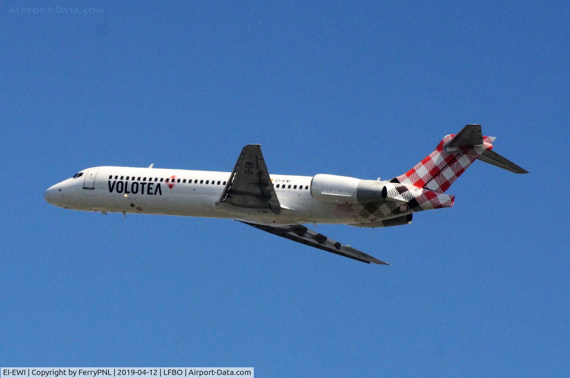 EI-EWI, 2003 Boeing 717-2BL C/N 55170, Volotea B717 departing