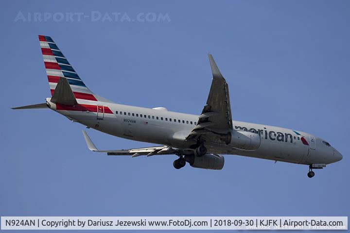 N924AN, 1999 Boeing 737-823 C/N 29525, Boeing 737-823 - American Airlines  C/N 29525, N924AN