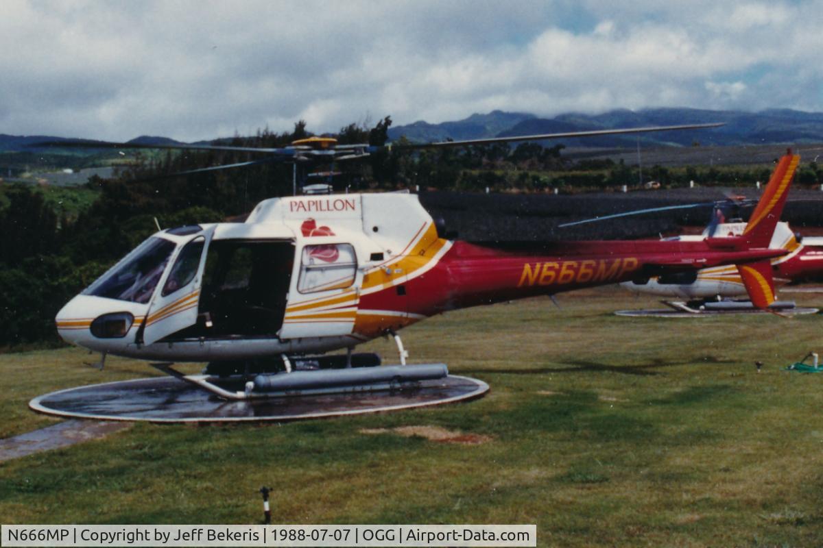N666MP, 1981 Aerospatiale AS-350B Ecureuil C/N 1384, Papillion Helicopters - I believe Pilot was Larry Kirsch tragically perished with his six passengers 7/21/00. This was not the involved craft.