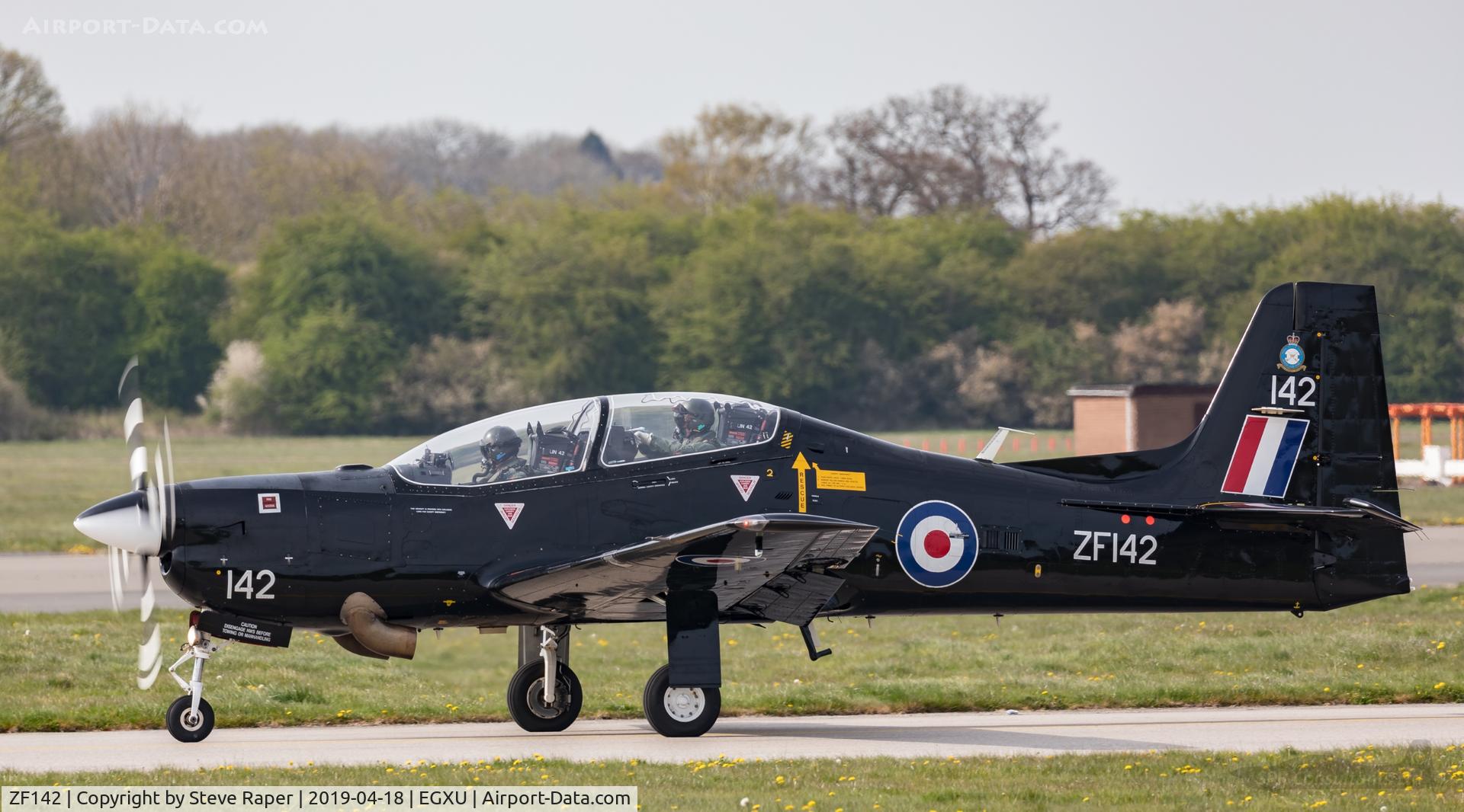 ZF142, 1988 Short S-312 Tucano T1 C/N S008/T8, Taxying out for a 21 departure at Linton.