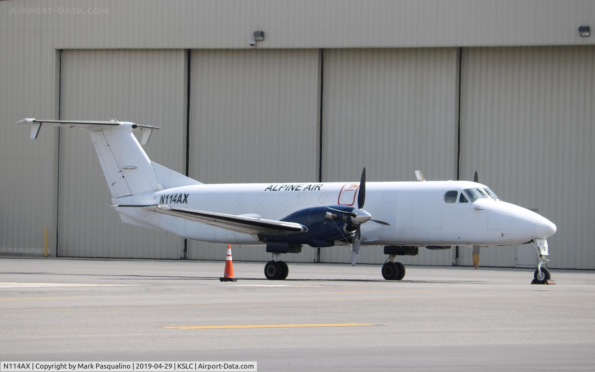 N114AX, 1988 Beech 1900C C/N UC-36, Beech 1900C