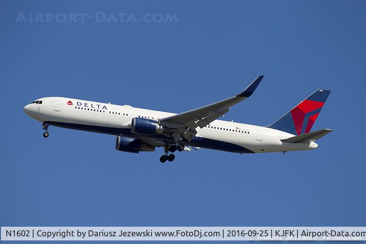 N1602, 1999 Boeing 767-332 C/N 29694, Boeing 767-332/ER - Delta Air Lines  C/N 29694, N1602