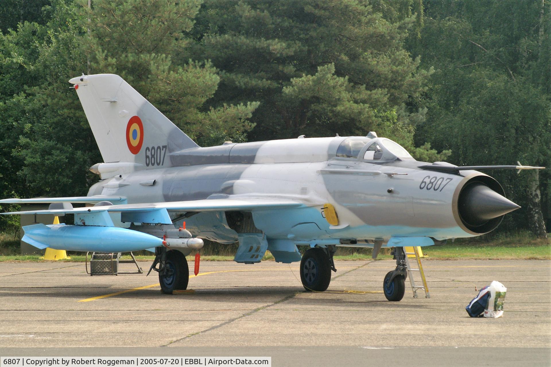 6807, Mikoyan-Gurevich MiG-21MF-75 Lancer C C/N 96006807/0523, SPOTTERSDAY.
