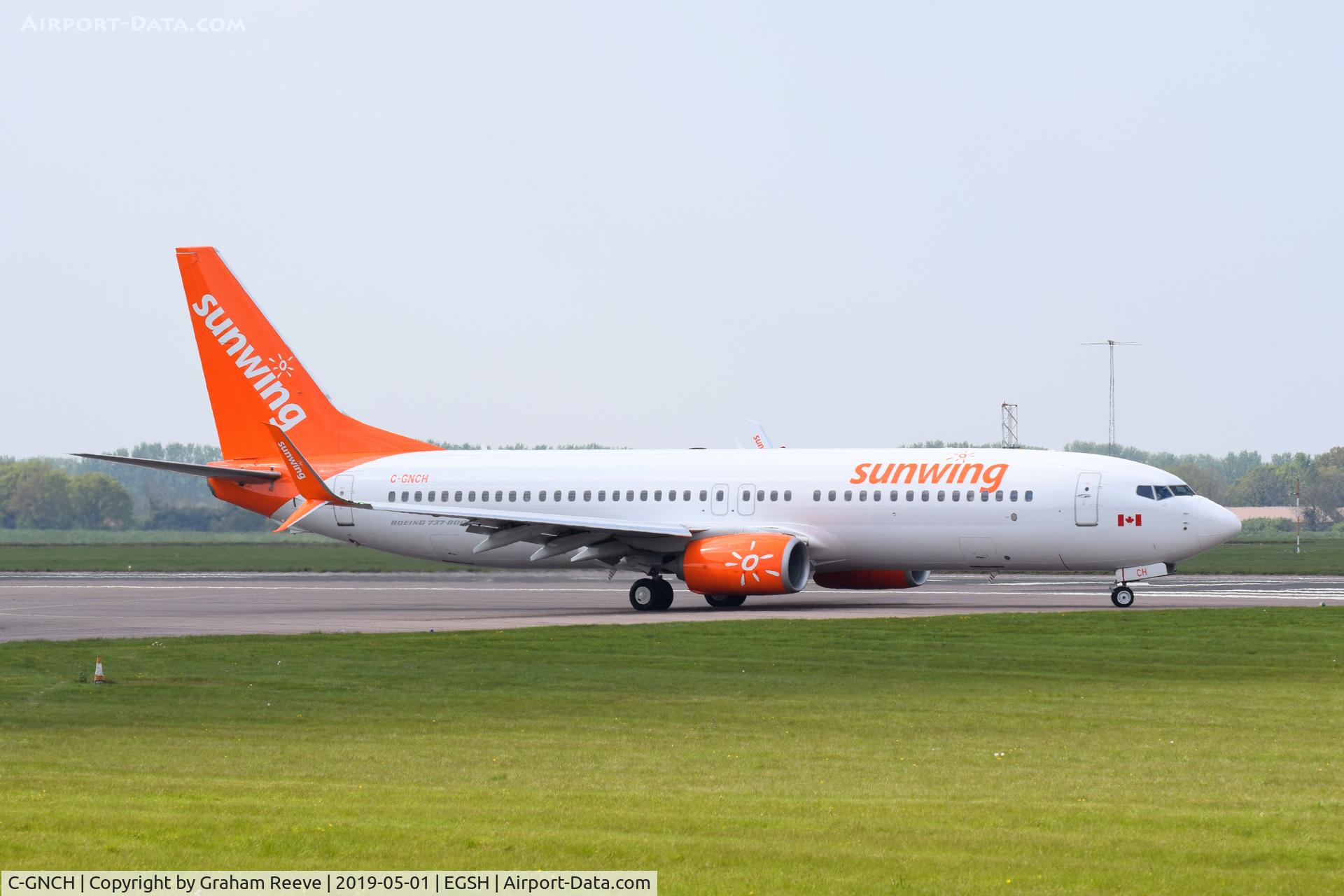 C-GNCH, 2014 Boeing 737-81D C/N 39438, Now with orange engine covers.