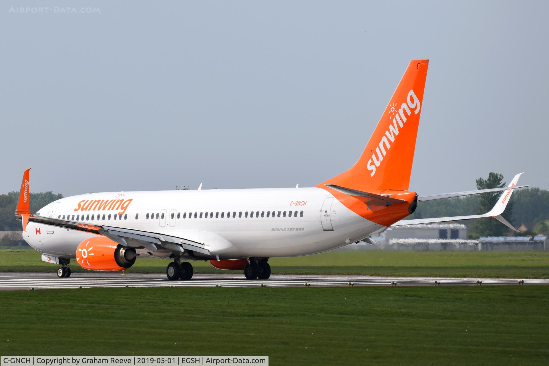 C-GNCH, 2014 Boeing 737-81D C/N 39438, Now with orange engine covers.
