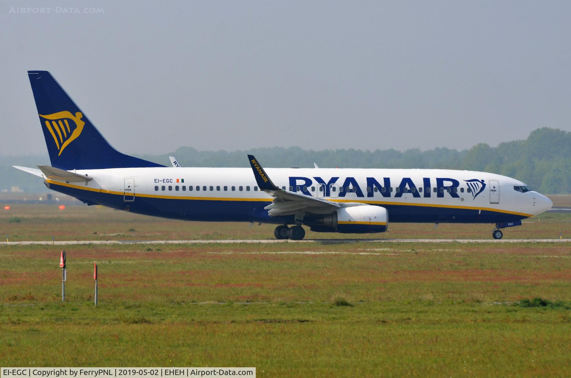 EI-EGC, 2009 Boeing 737-8AS C/N 38492, Ryanair B738 taxying for departure