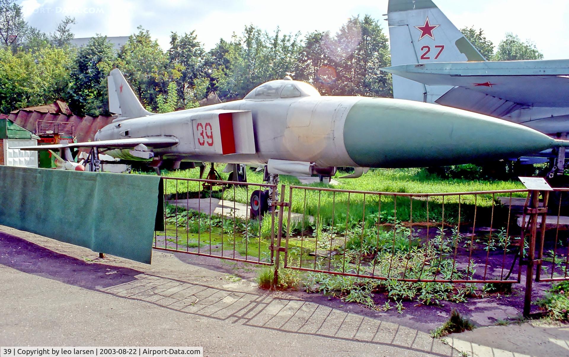 39, Sukhoi Su-15TM C/N 1209, Central Museum of Armed Forces Moscow 22.8.2003