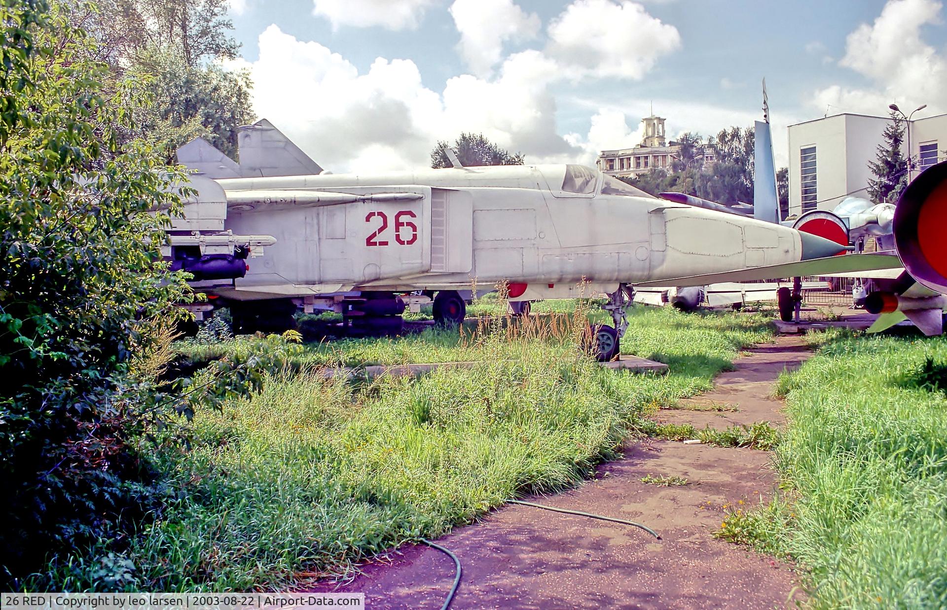 26 RED, Sukhoi SU--24MR C/N 0115305, Museum of Armed Forces Moscow 22.8.2003