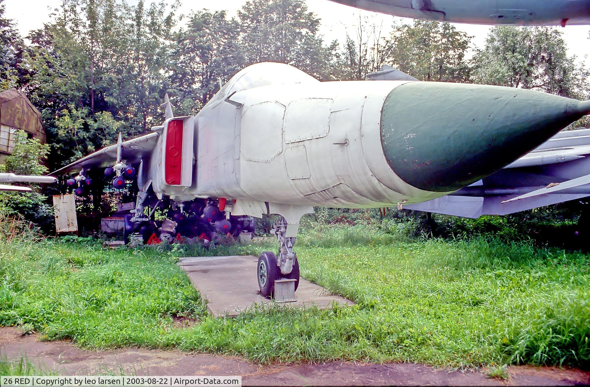26 RED, Sukhoi SU--24MR C/N 0115305, Museum of Armed Forces Moscow 22.8.2003