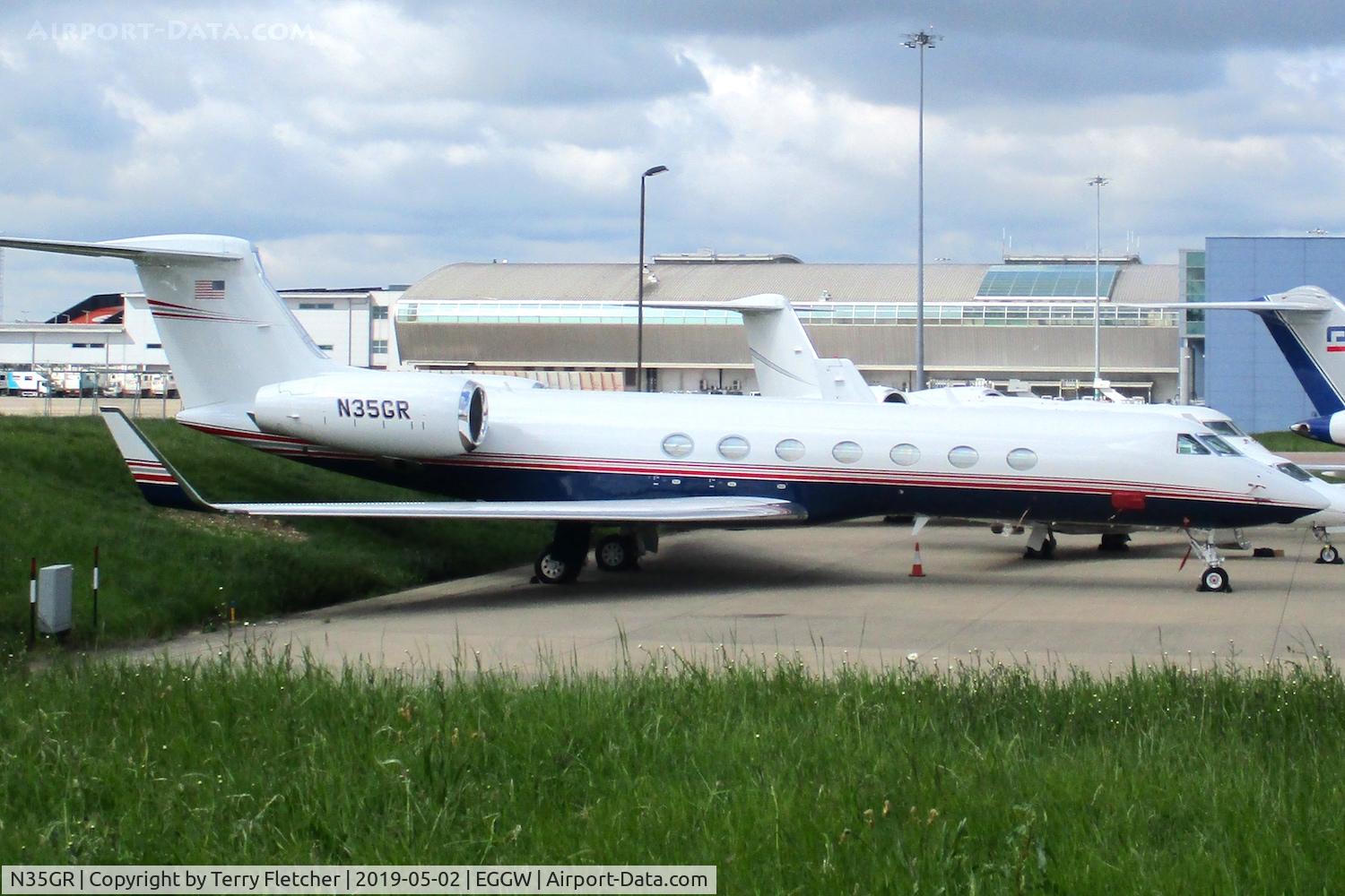 N35GR, 2008 Gulfstream Aerospace GV-SP (G550) C/N 5183, at Luton