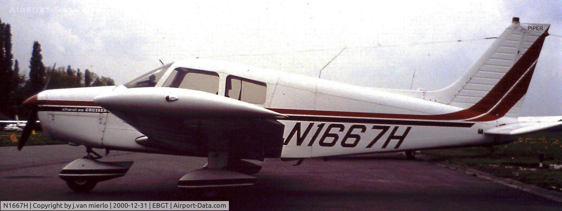 N1667H, 1977 Piper PA-28-140 Cherokee Cruiser C/N 28-7725152, Ghent, Belgium