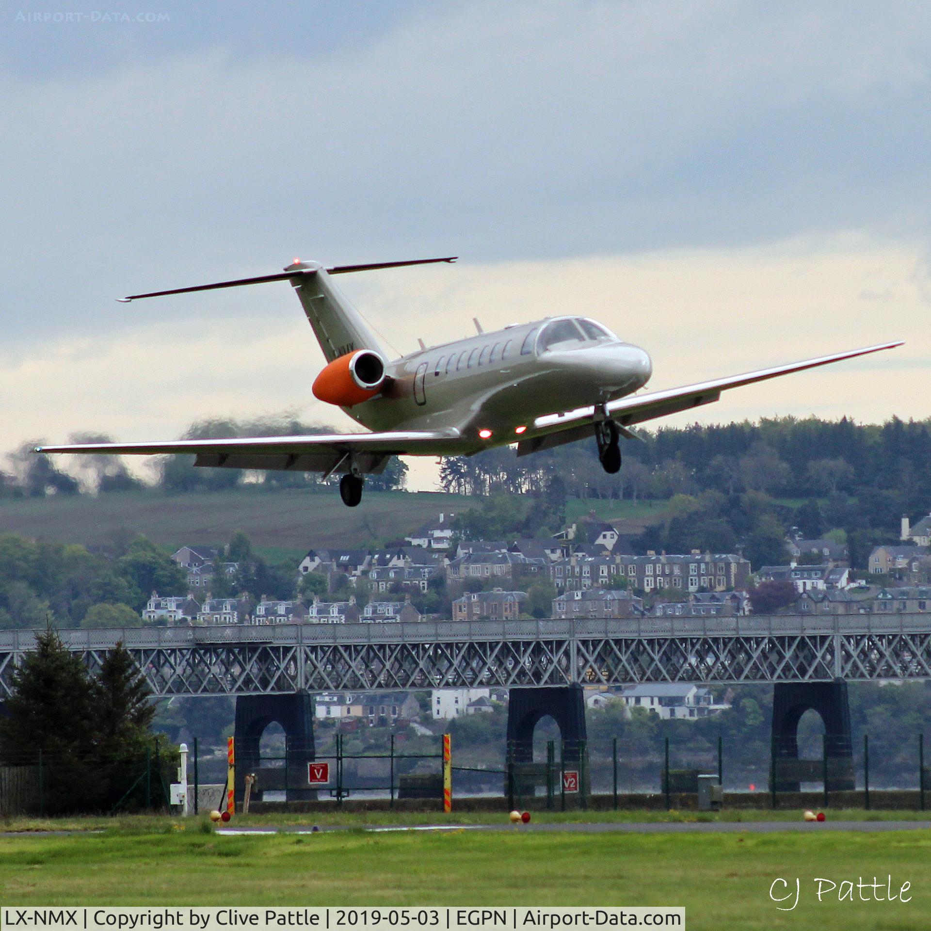 LX-NMX, 2007 Cessna 525B CitationJet CJ3 C/N 525B-0178, Landing @ Dundee