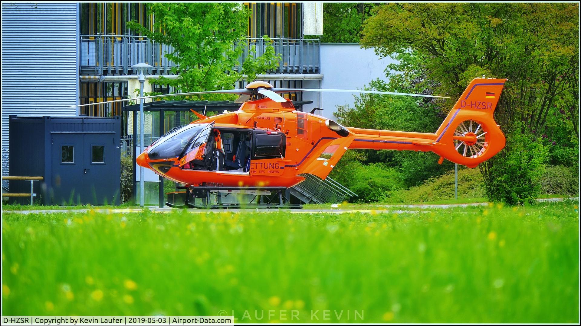 D-HZSR, 2018 Airbus Helicopters H135 C/N 1273, D-HZSR als Christoph 17 am Krankenhaus Günzburg