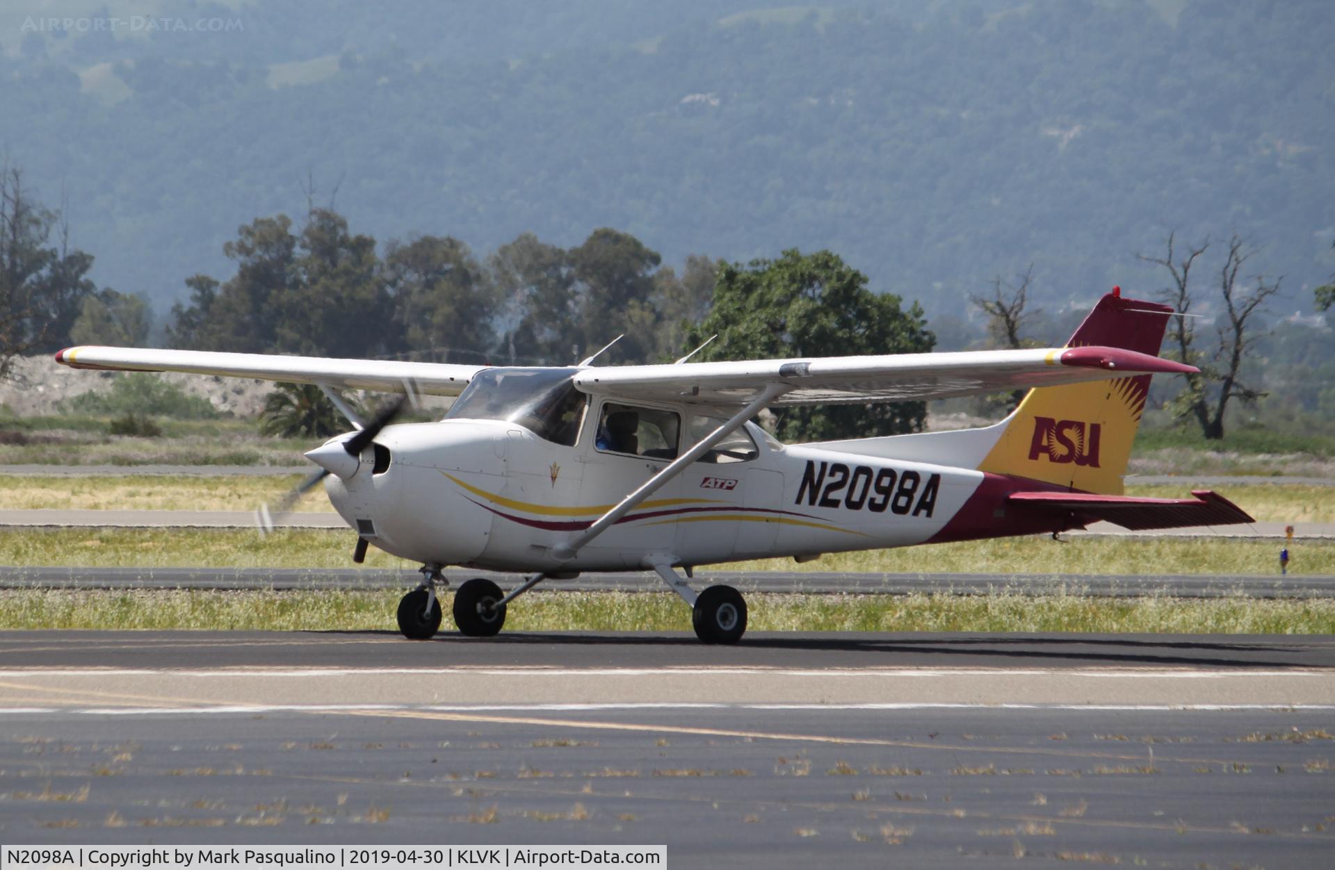 N2098A, 1999 Cessna 172R C/N 17280762, Cessna 172R