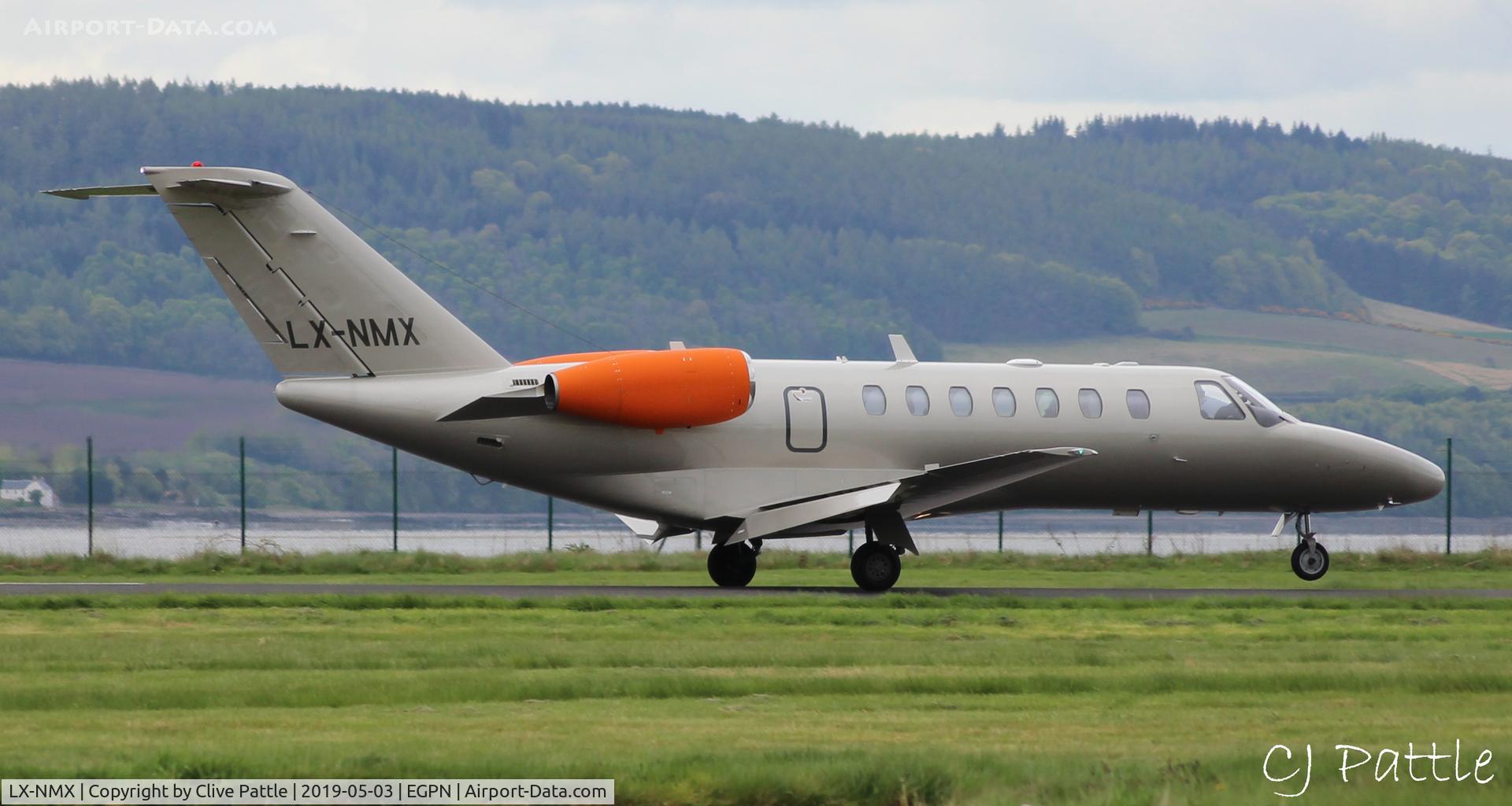 LX-NMX, 2007 Cessna 525B CitationJet CJ3 C/N 525B-0178, Landing roll @ Dundee